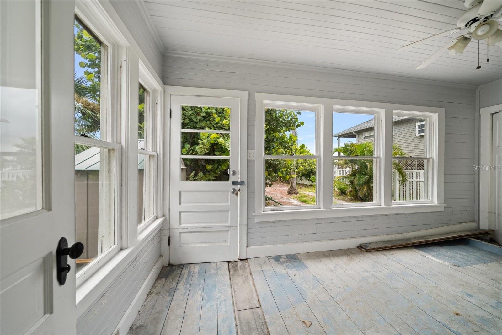 8405 BAYSHORE DR, TREASURE ISLAND, FL — photo 21
