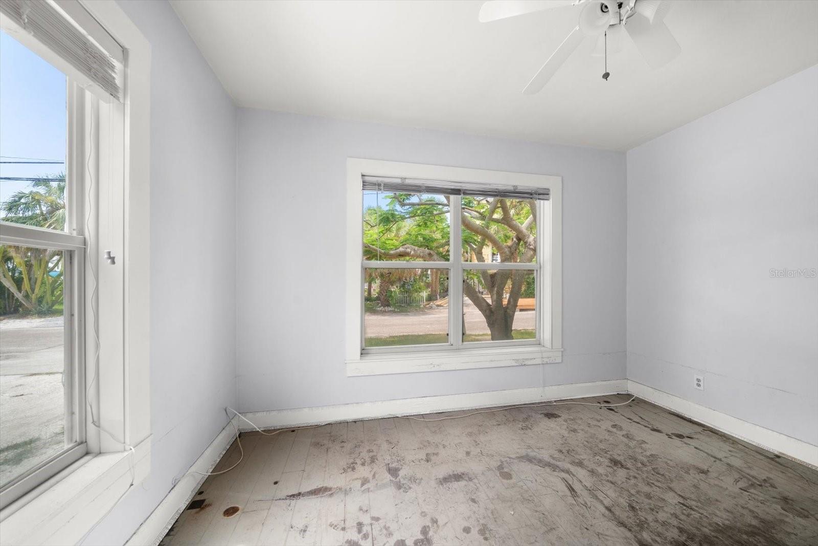 8405 BAYSHORE DR, TREASURE ISLAND, FL — photo 23