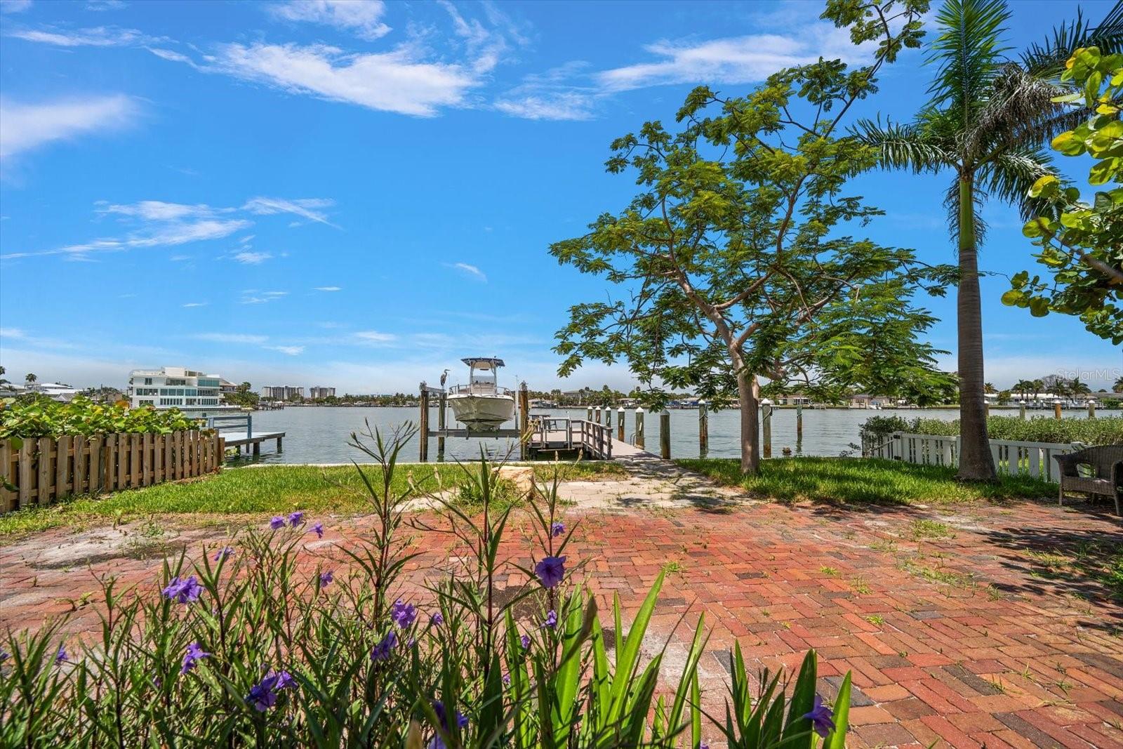 8405 BAYSHORE DR, TREASURE ISLAND, FL — photo 29