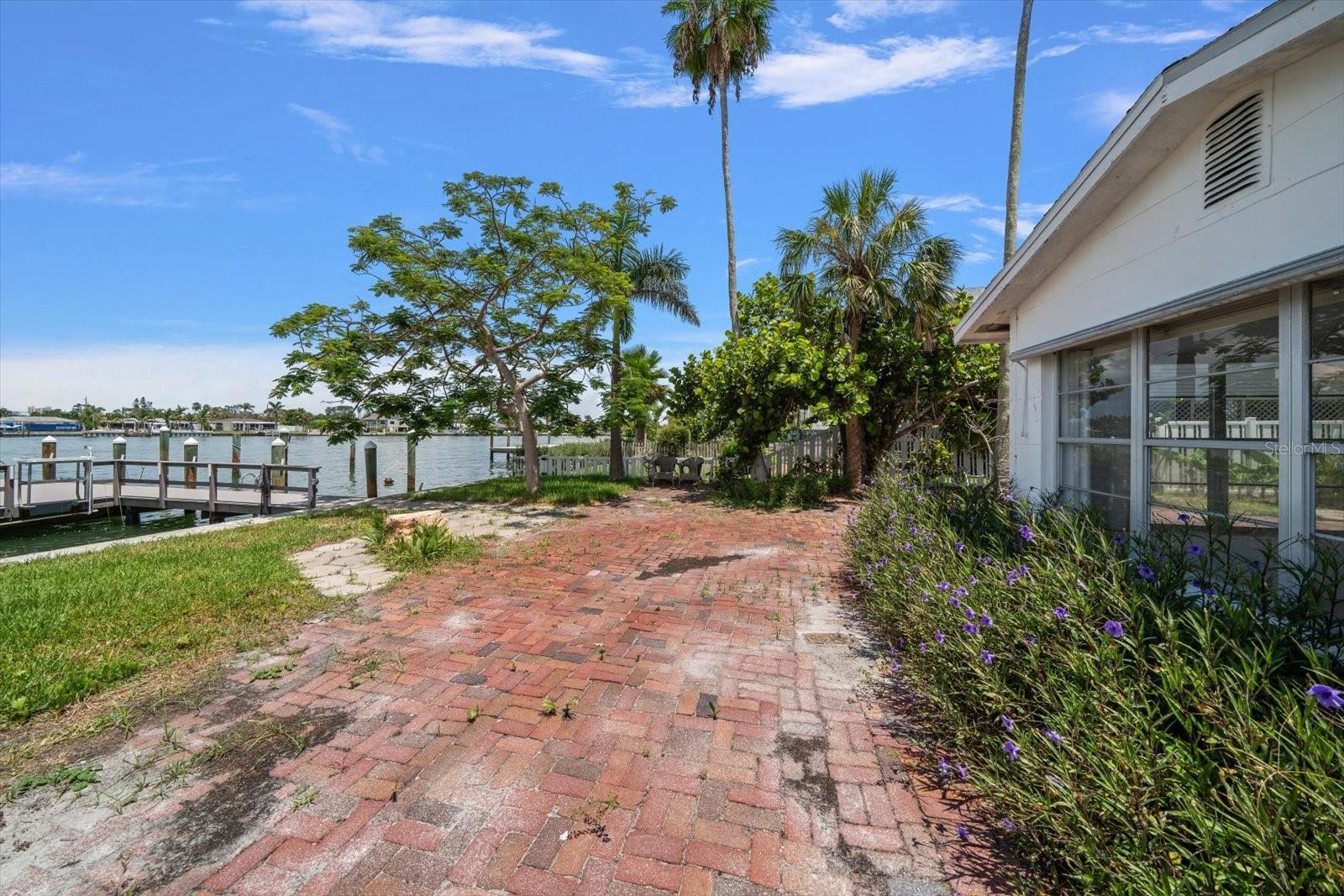 8405 BAYSHORE DR, TREASURE ISLAND, FL — photo 31