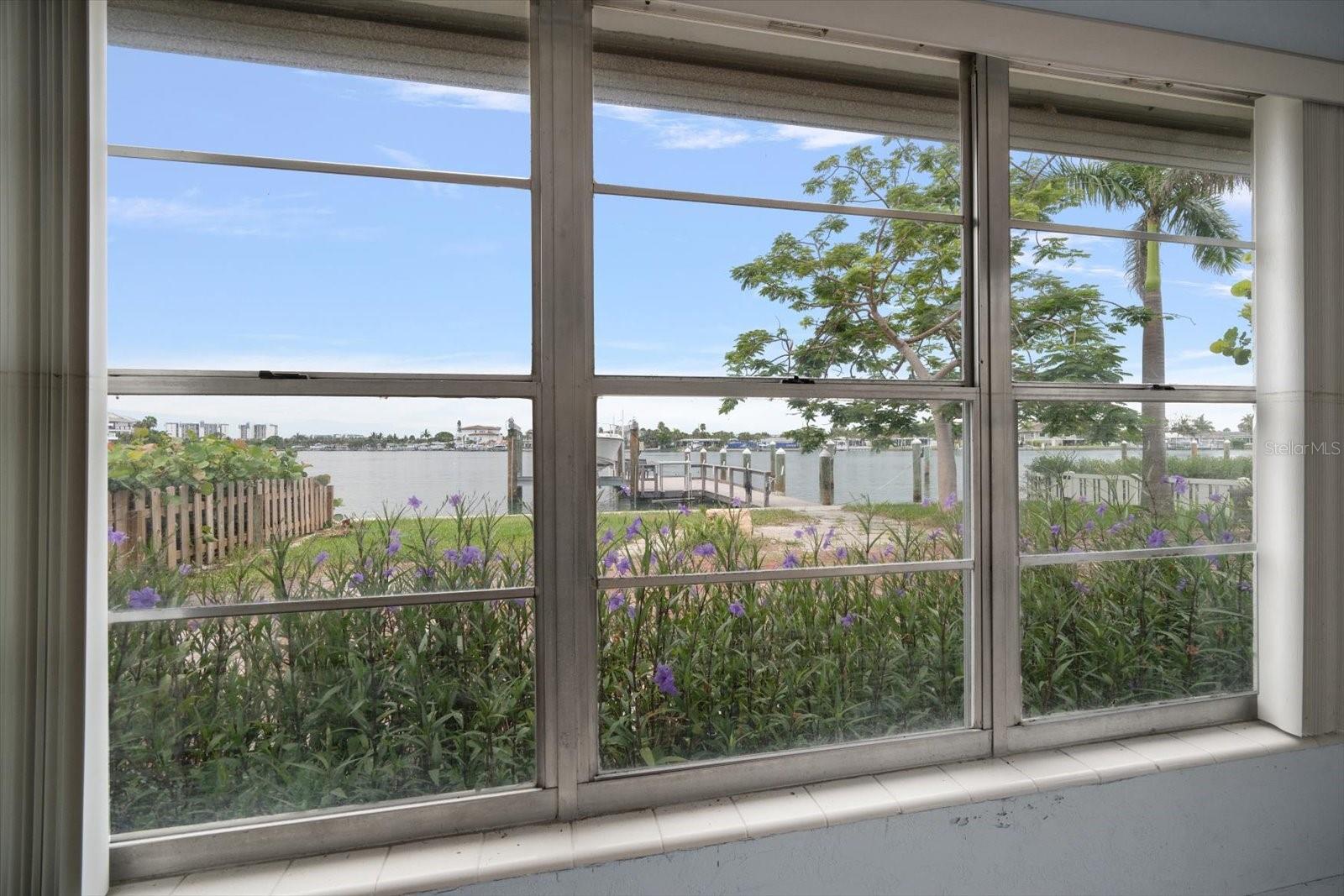 8405 BAYSHORE DR, TREASURE ISLAND, FL — photo 33
