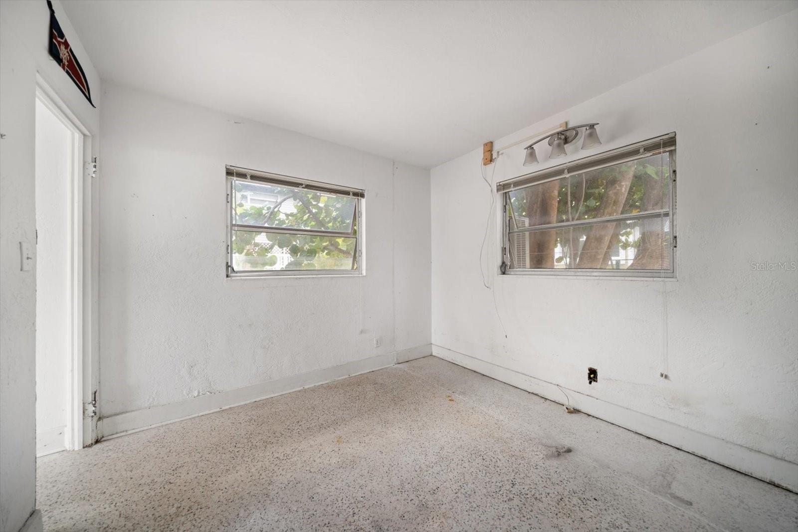 8405 BAYSHORE DR, TREASURE ISLAND, FL — photo 34