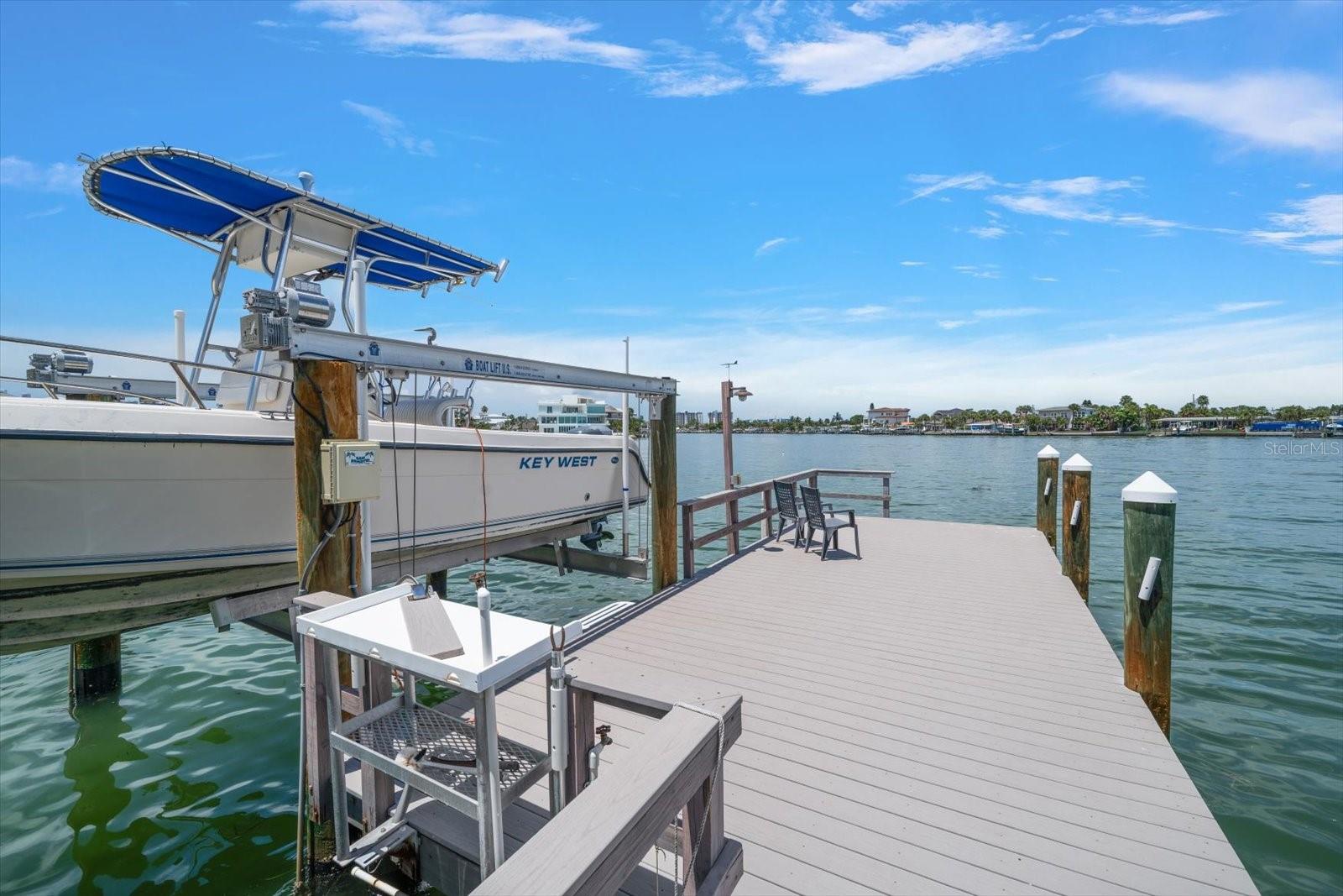 8405 BAYSHORE DR, TREASURE ISLAND, FL — photo 37