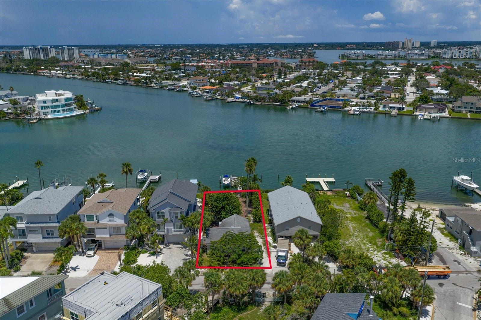 8405 BAYSHORE DR, TREASURE ISLAND, FL — photo 50