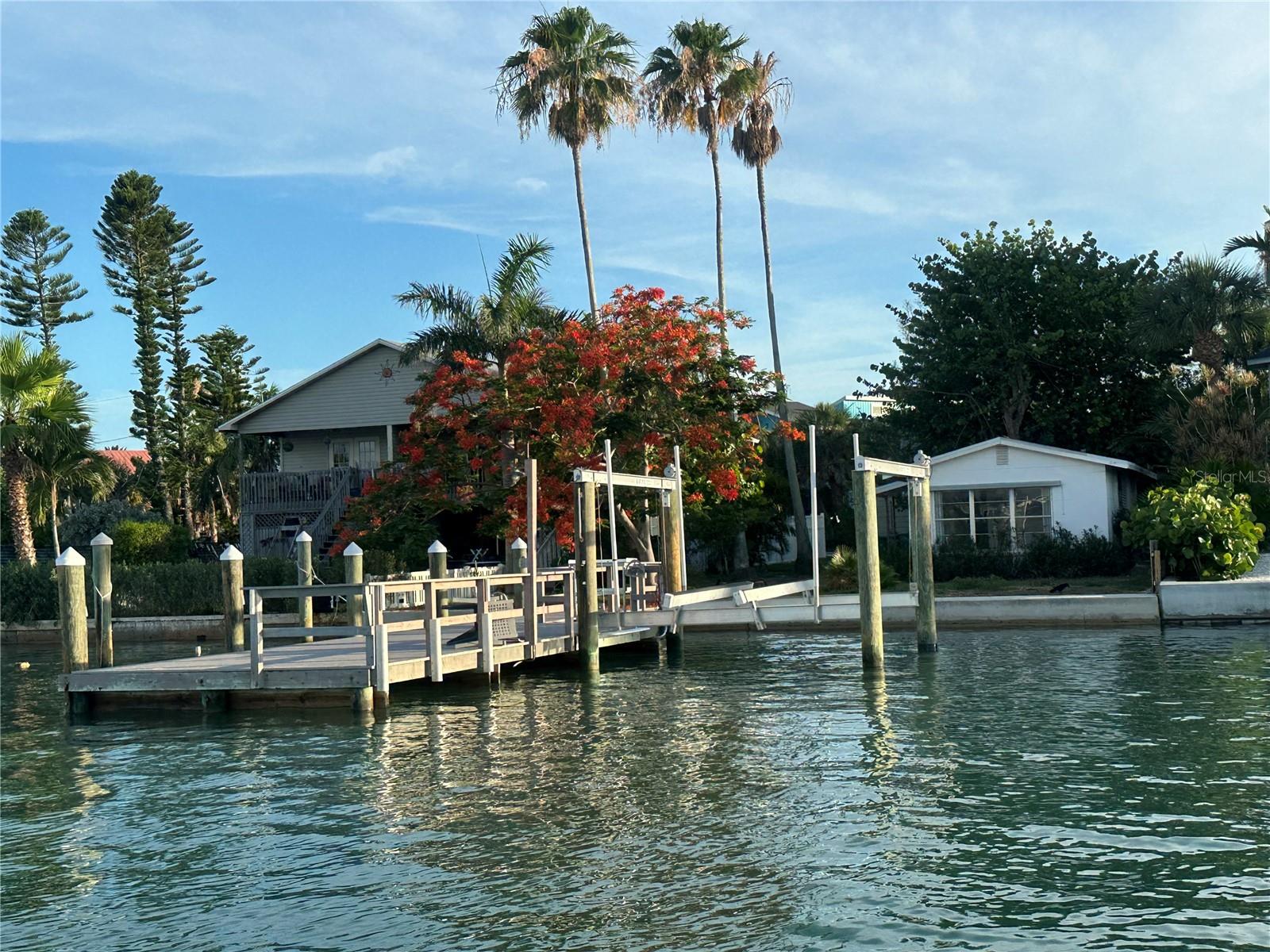 8405 BAYSHORE DR, TREASURE ISLAND, FL — photo 40