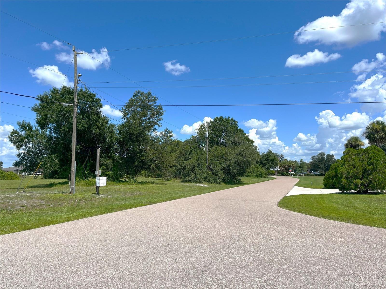1394 SAXONY CIR, PUNTA GORDA, FL — photo 13
