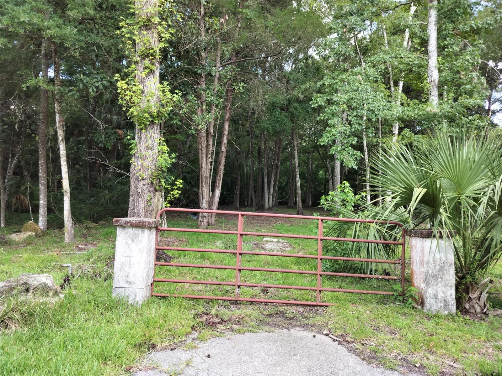 523 S TUCK PT, INVERNESS, FL — photo 25