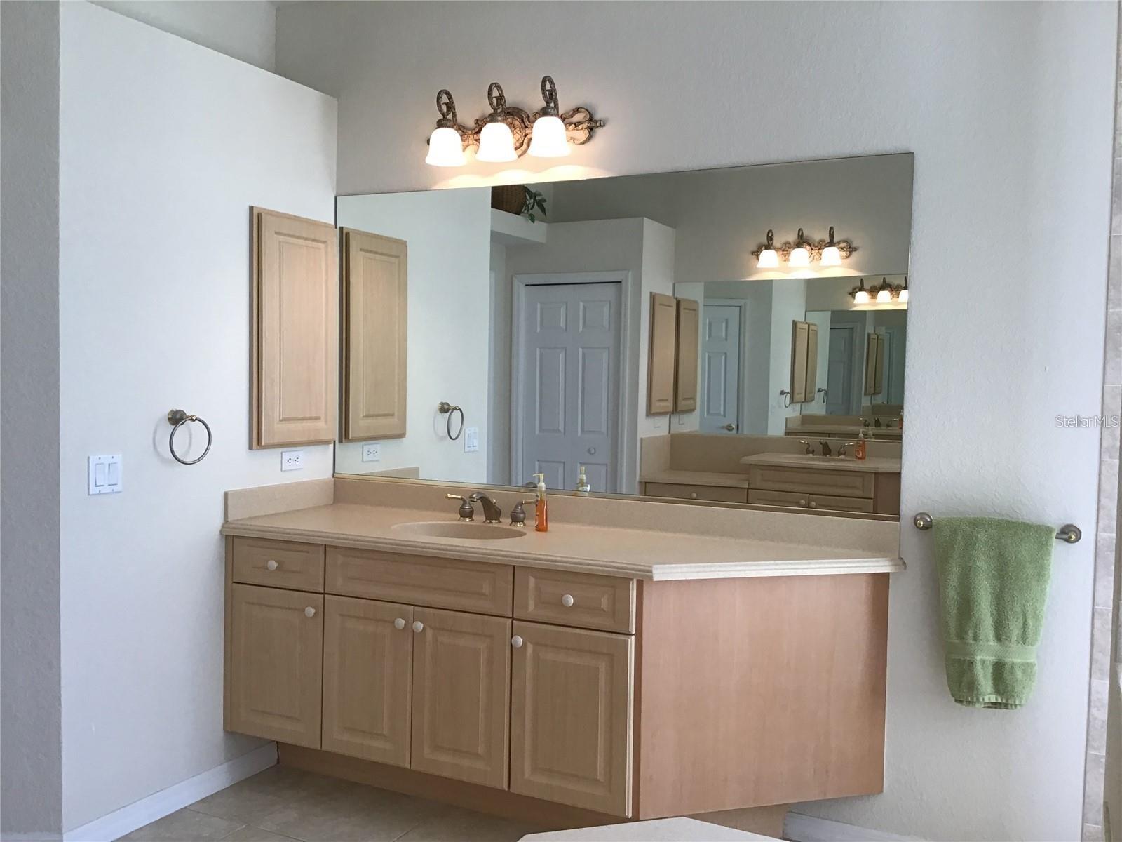 1292 W HILLSBOROUGH BLVD, NORTH PORT, FL — photo 17