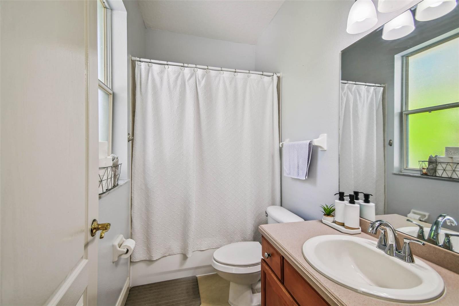 10526 GREENCREST DR, TAMPA, FL — photo 32