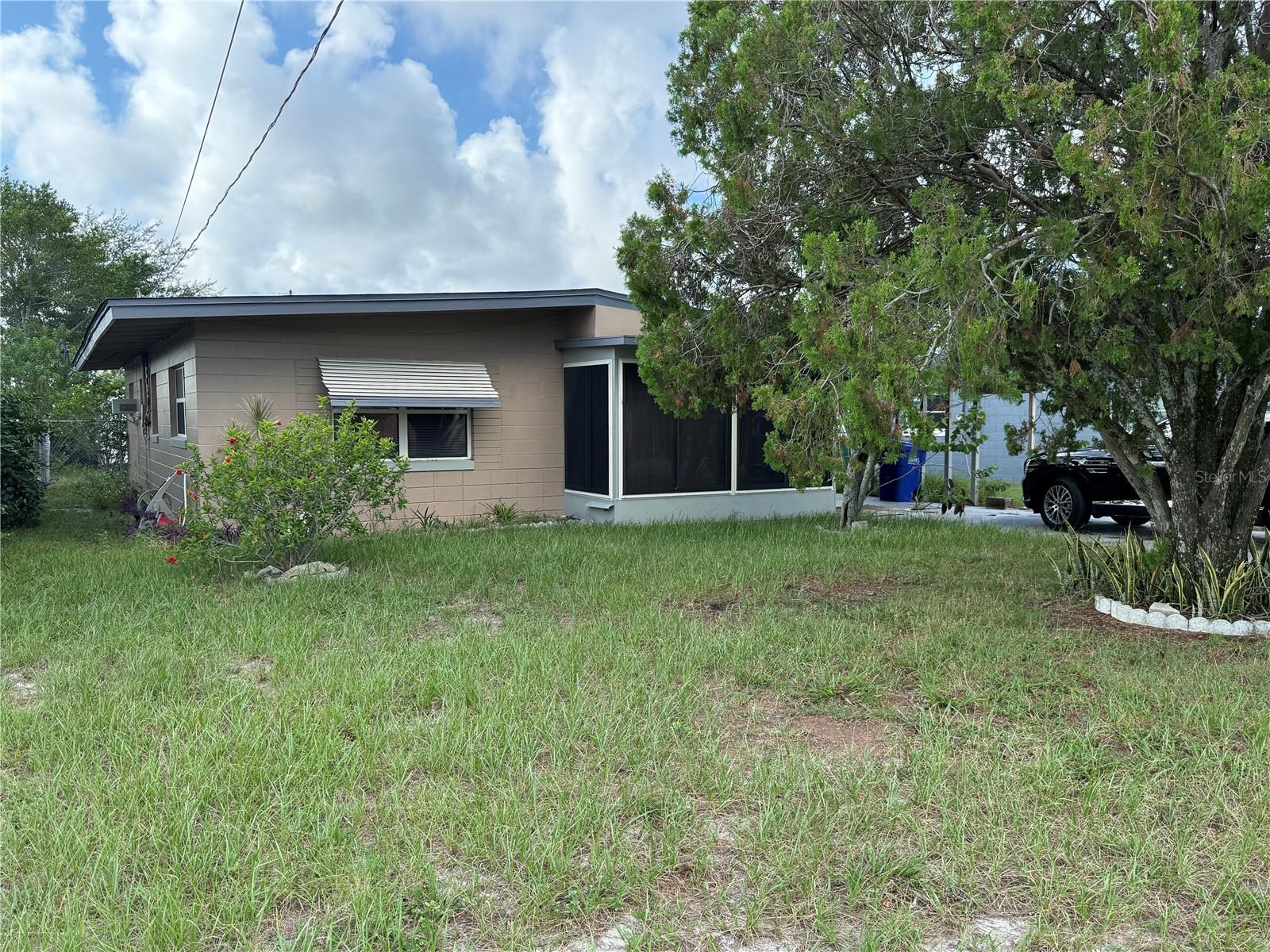 1117 OAKLAND, TAVARES, FL
