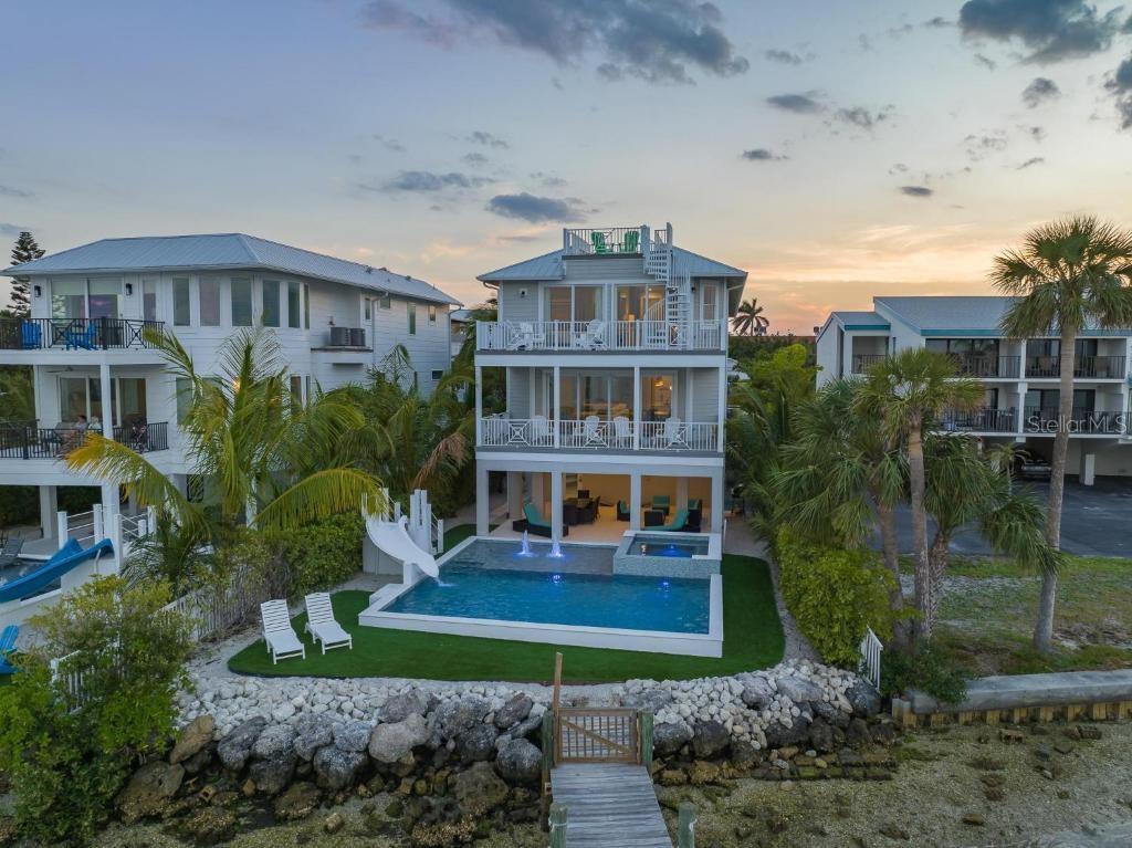112 11TH ST S, BRADENTON BEACH, FL