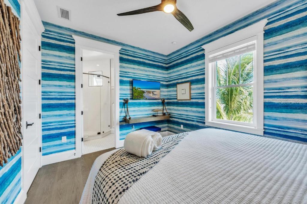 112 11TH ST S, BRADENTON BEACH, FL — photo 37