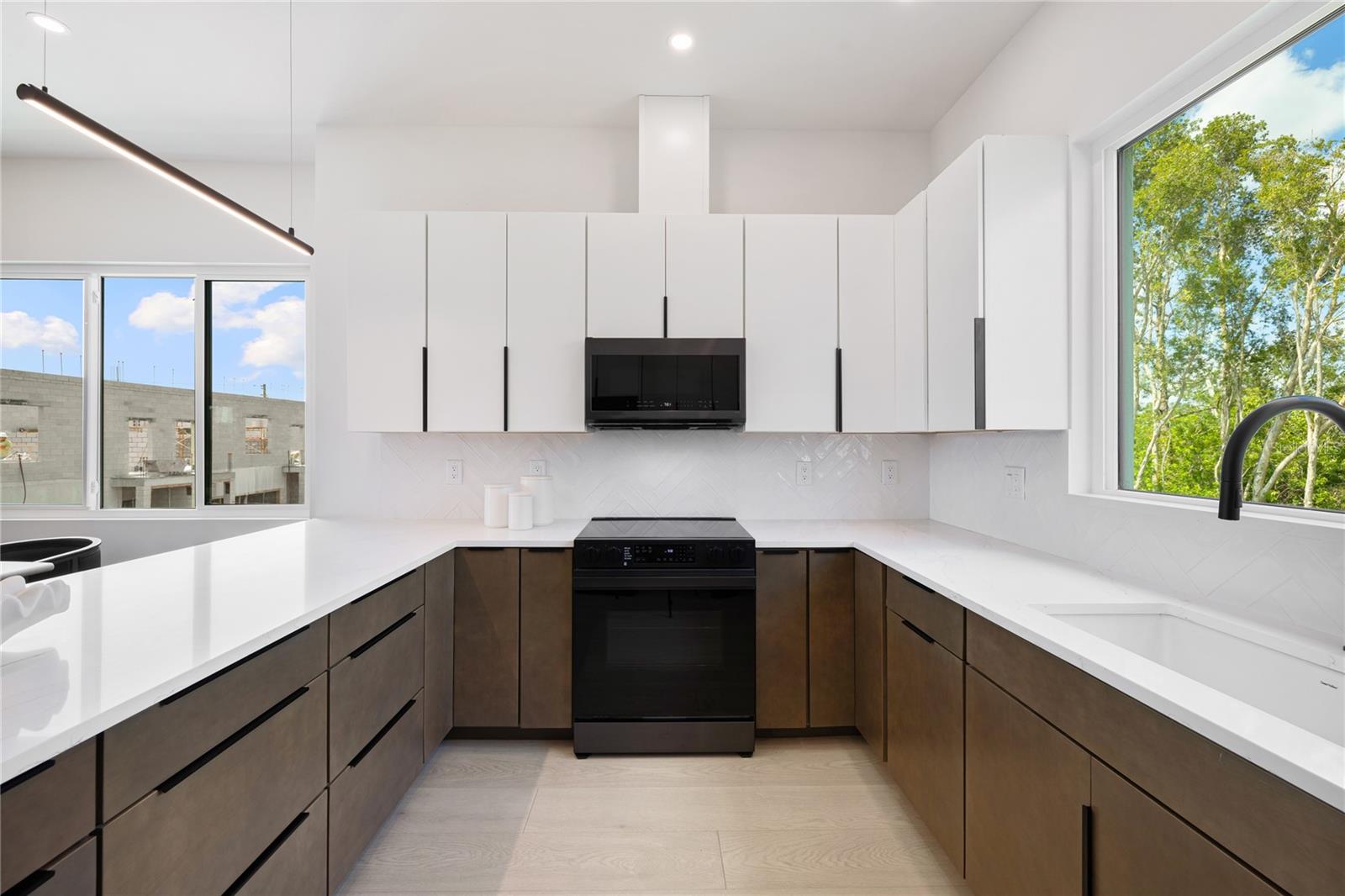 10350 2ND WAY N, ST PETERSBURG, FL — photo 23