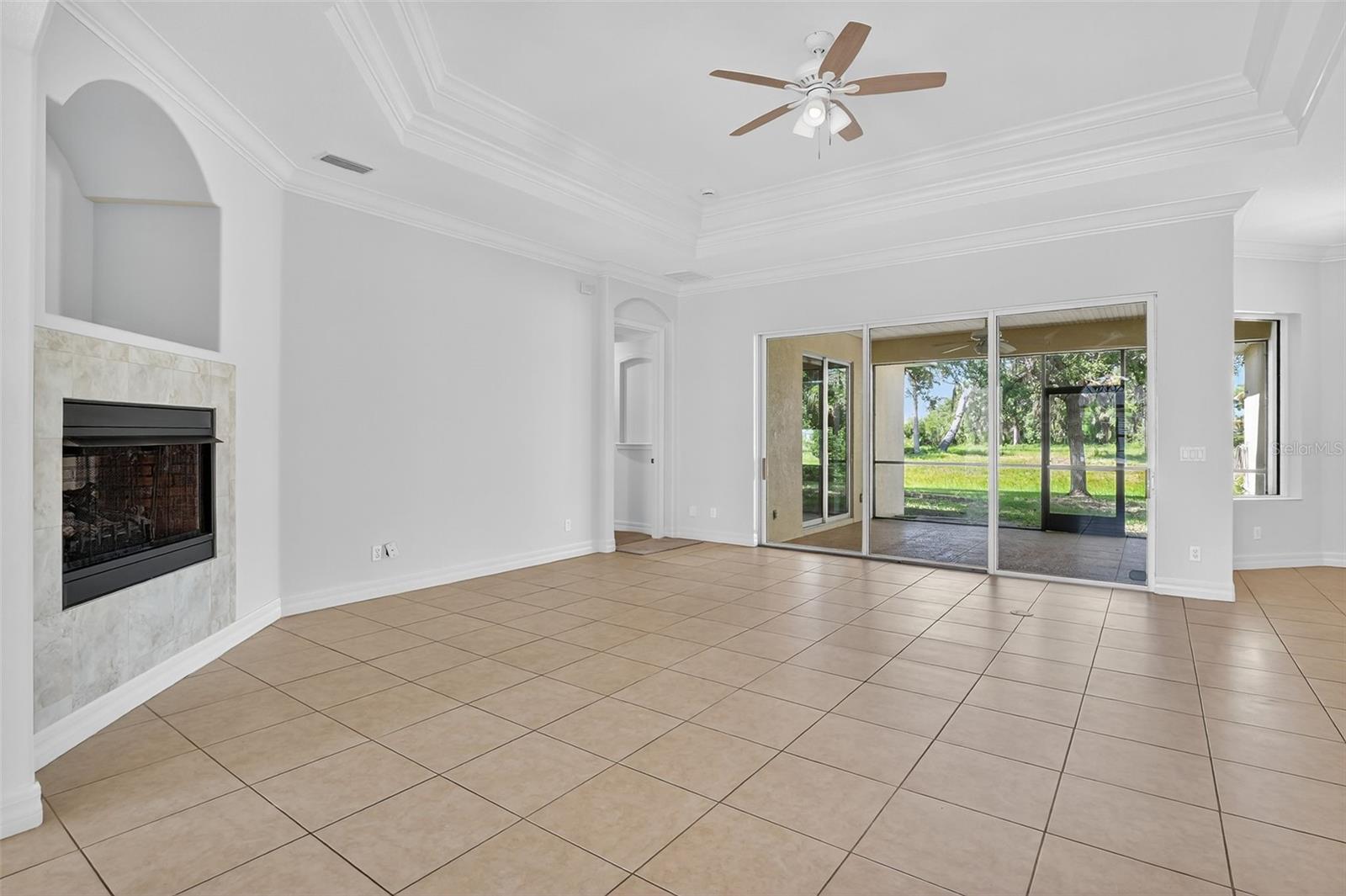 694 ROTONDA CIR, ROTONDA WEST, FL — photo 5