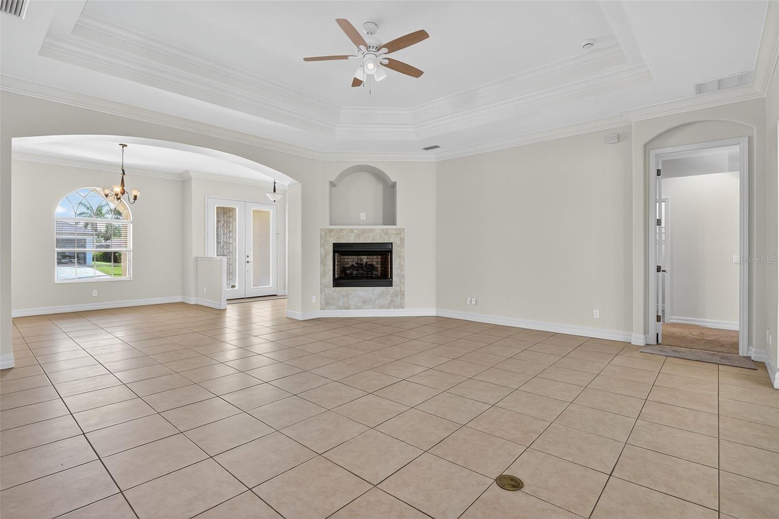 694 ROTONDA CIR, ROTONDA WEST, FL — photo 6