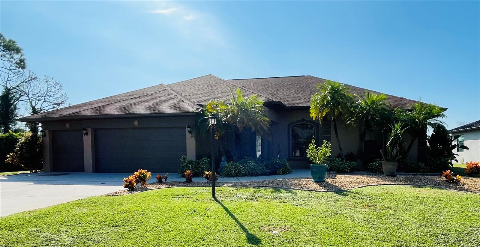 19 MEDALIST WAY, ROTONDA WEST, FL