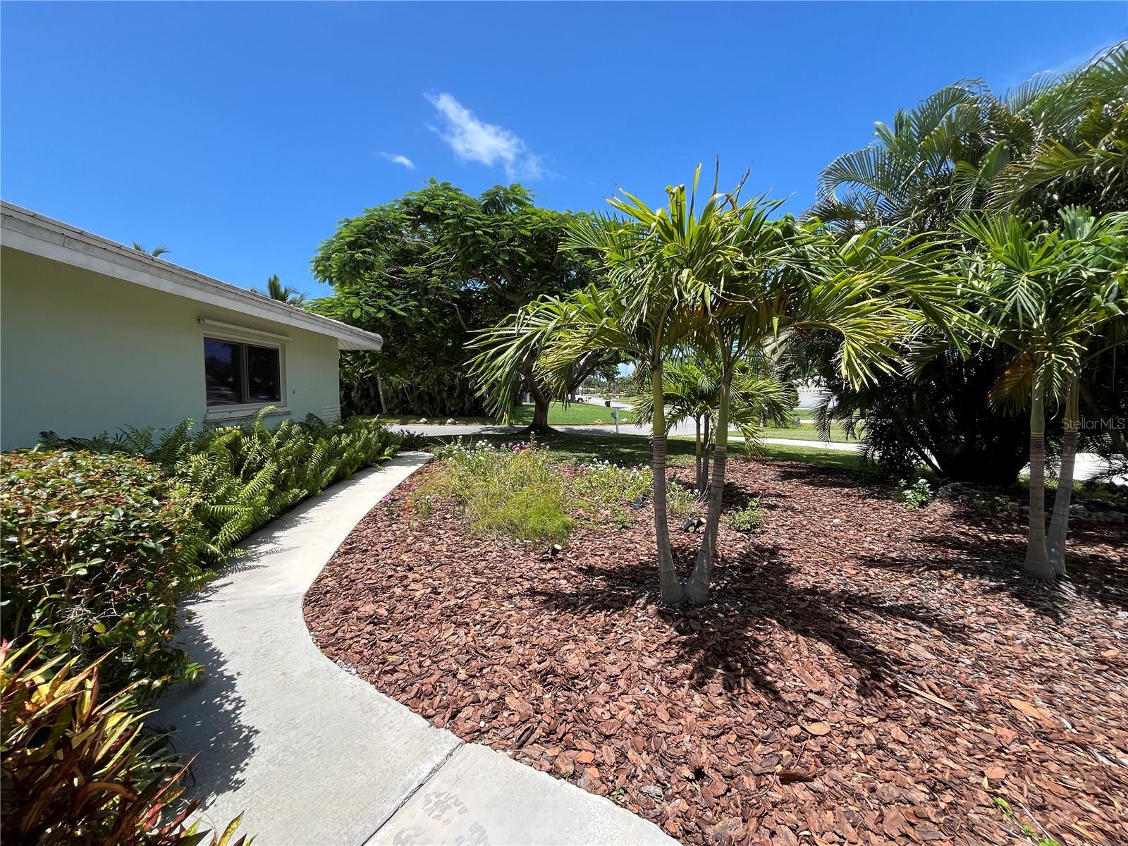 3337 SPRING MILL CIR, SARASOTA, FL — photo 8