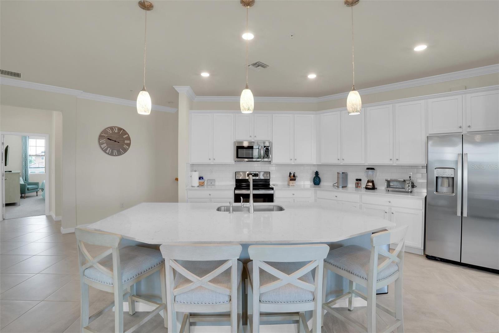 10042 CROOKED CREEK DR #203, VENICE, FL — photo 8