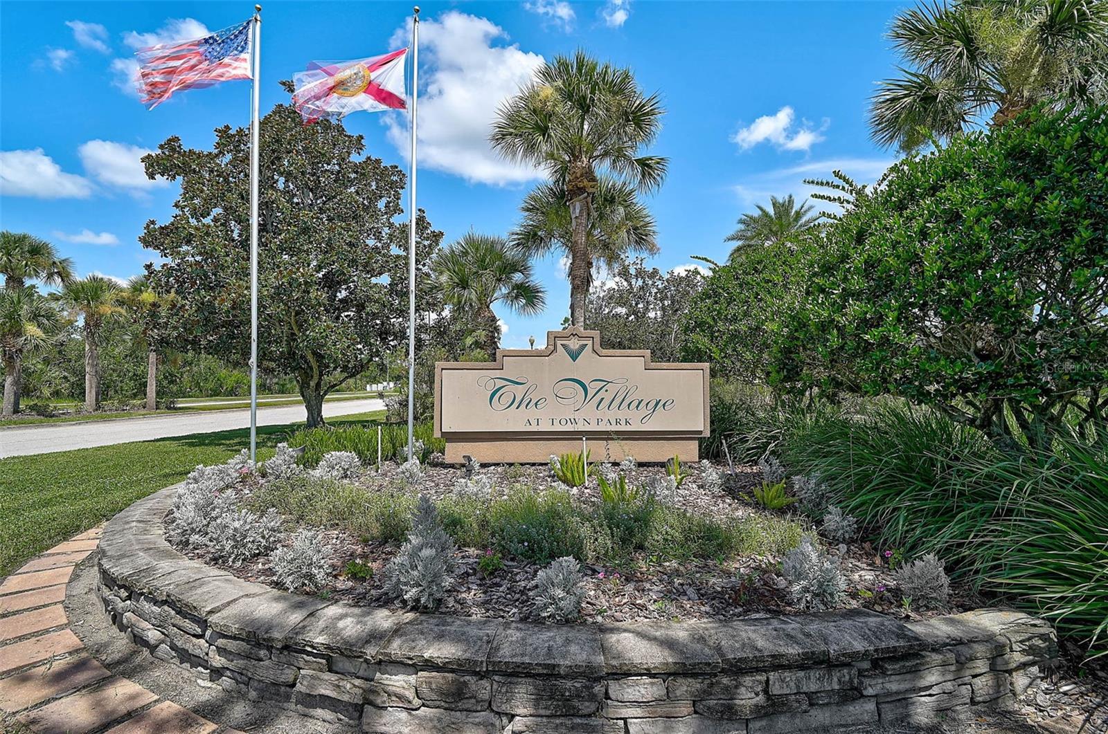 8827 MANOR LOOP #204, LAKEWOOD RANCH, FL — photo 3