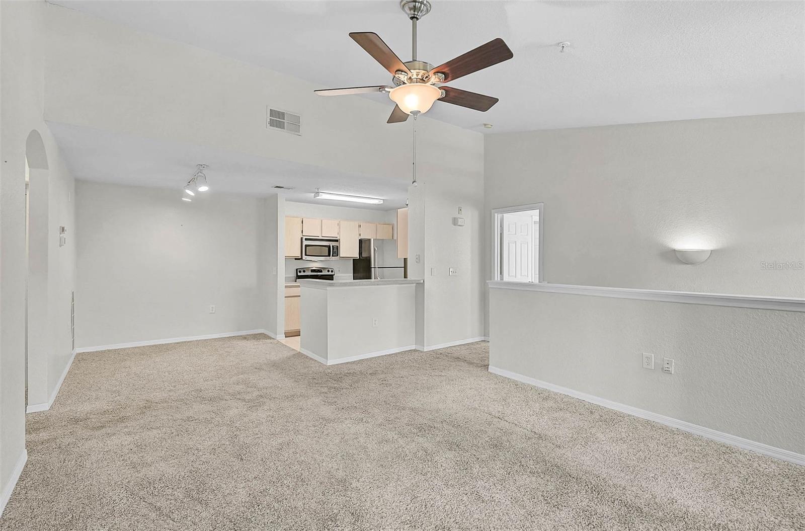 8827 MANOR LOOP #204, LAKEWOOD RANCH, FL — photo 7