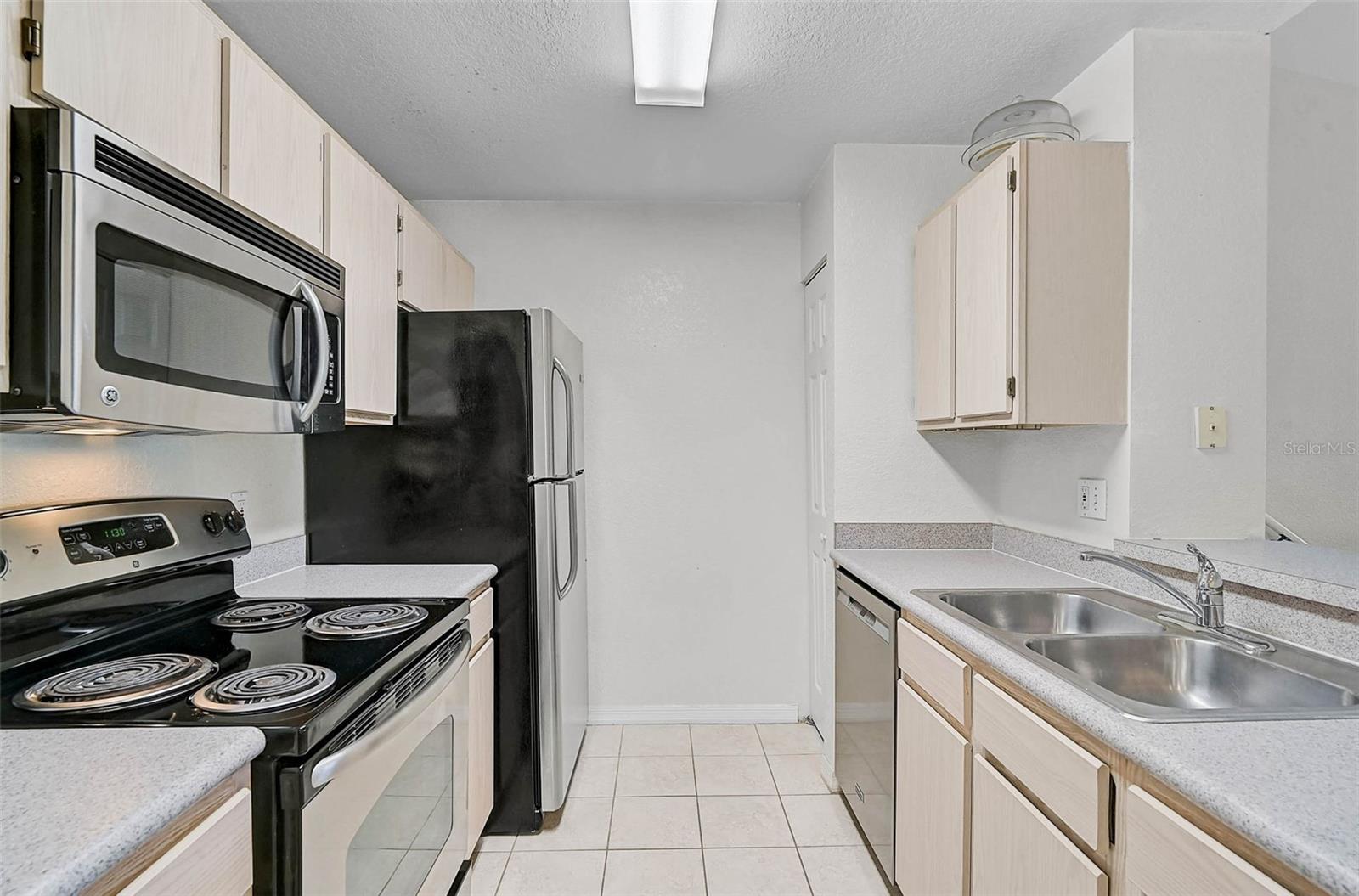 8827 MANOR LOOP #204, LAKEWOOD RANCH, FL — photo 9