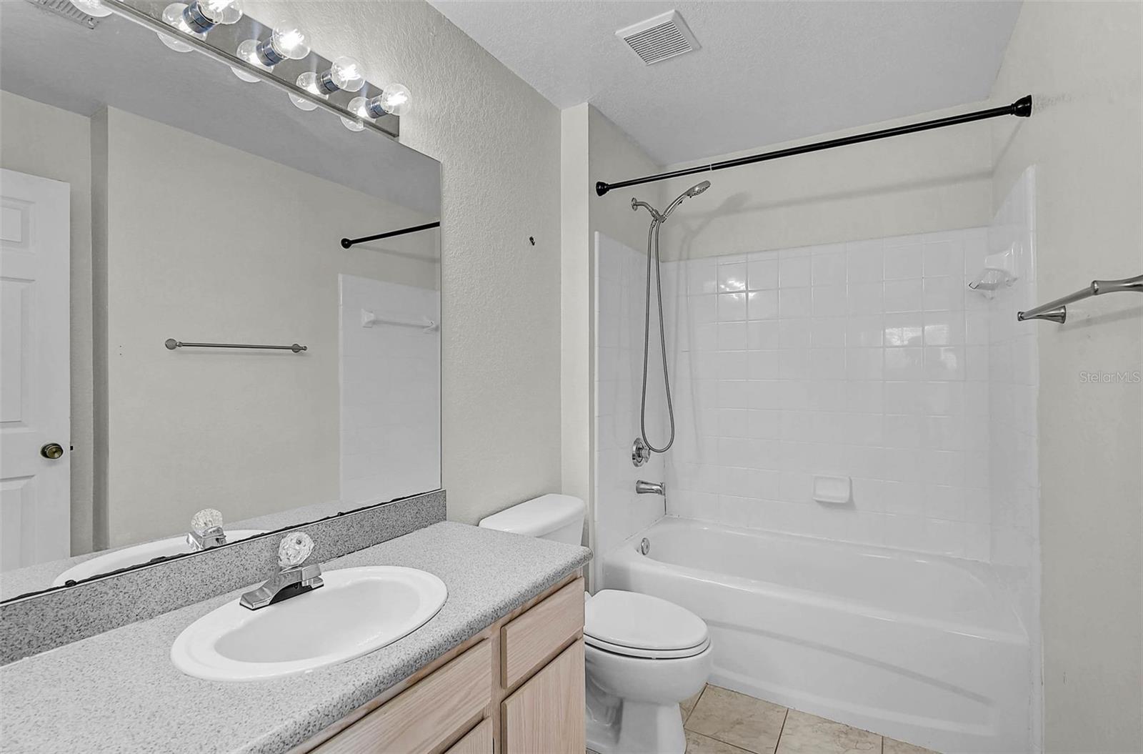 8827 MANOR LOOP #204, LAKEWOOD RANCH, FL — photo 15