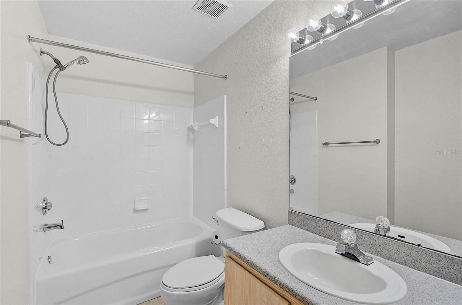 8827 MANOR LOOP #204, LAKEWOOD RANCH, FL — photo 19