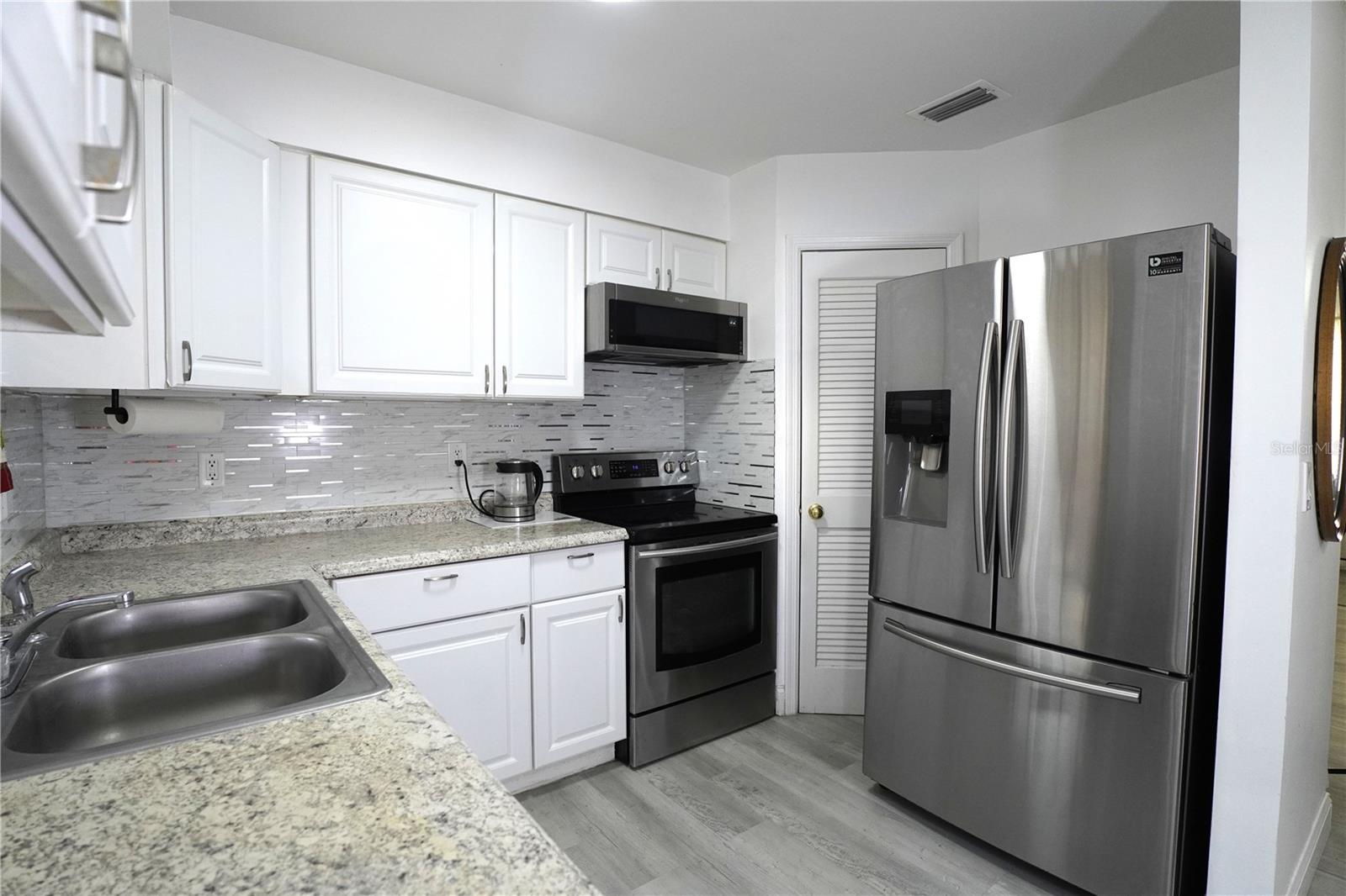 1920 E EDGEWOOD DR #C5, LAKELAND, FL — photo 13