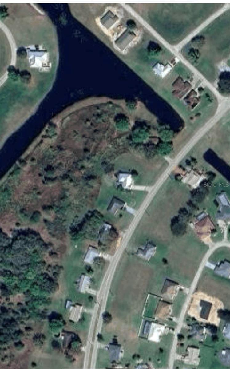 520 FOXHALL CIR, SEBRING, FL