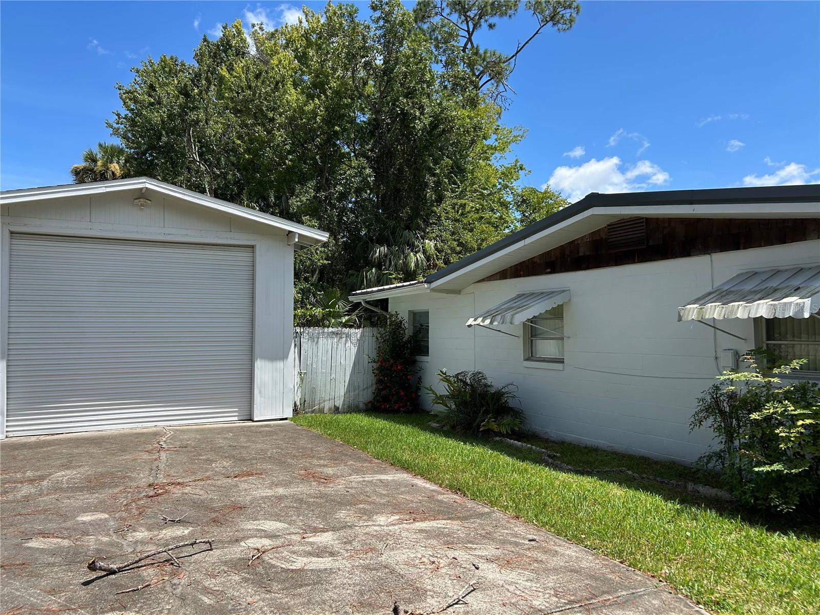 24121 ARMADILLO RD, ASTOR, FL — photo 7