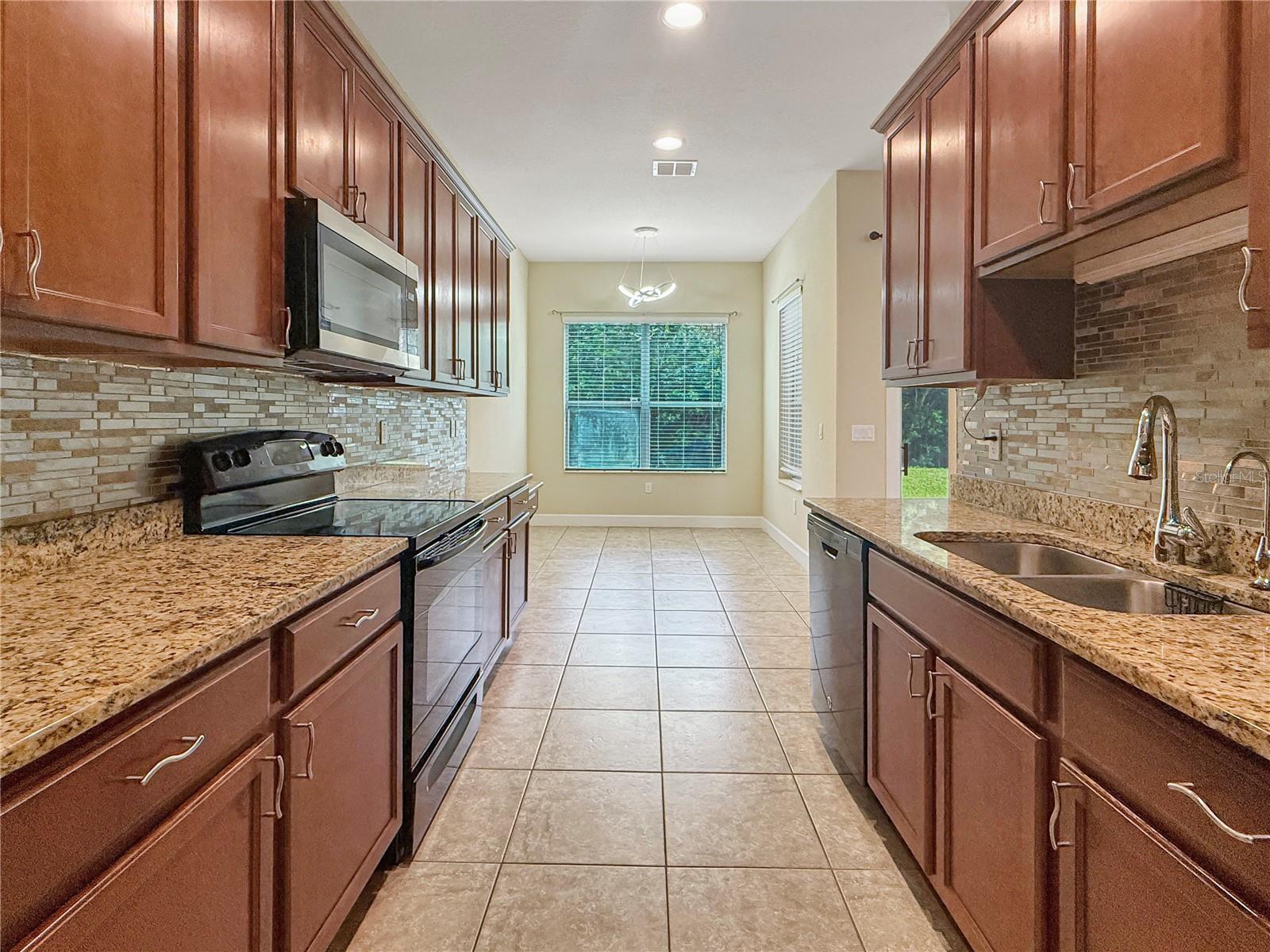 2864 EASTHAM LN, KISSIMMEE, FL — photo 10