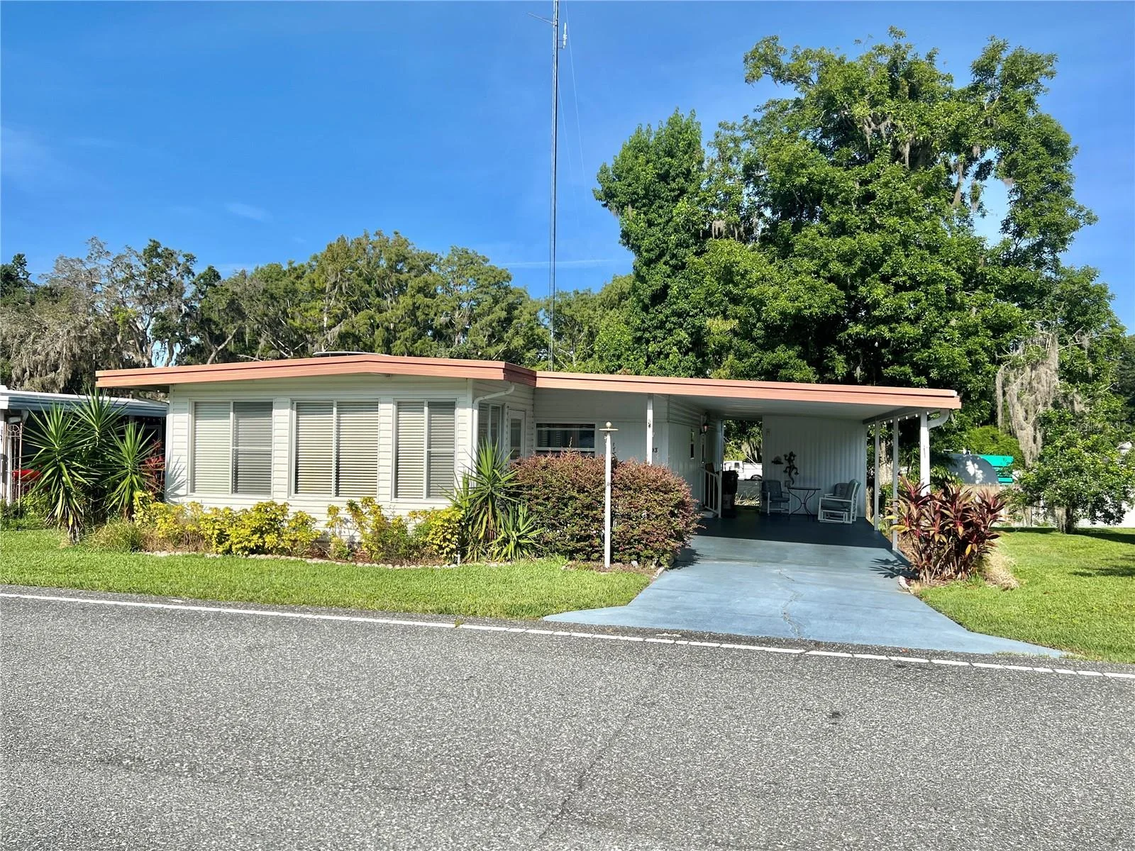 203 ASPEN CIR, LEESBURG, FL — photo 1