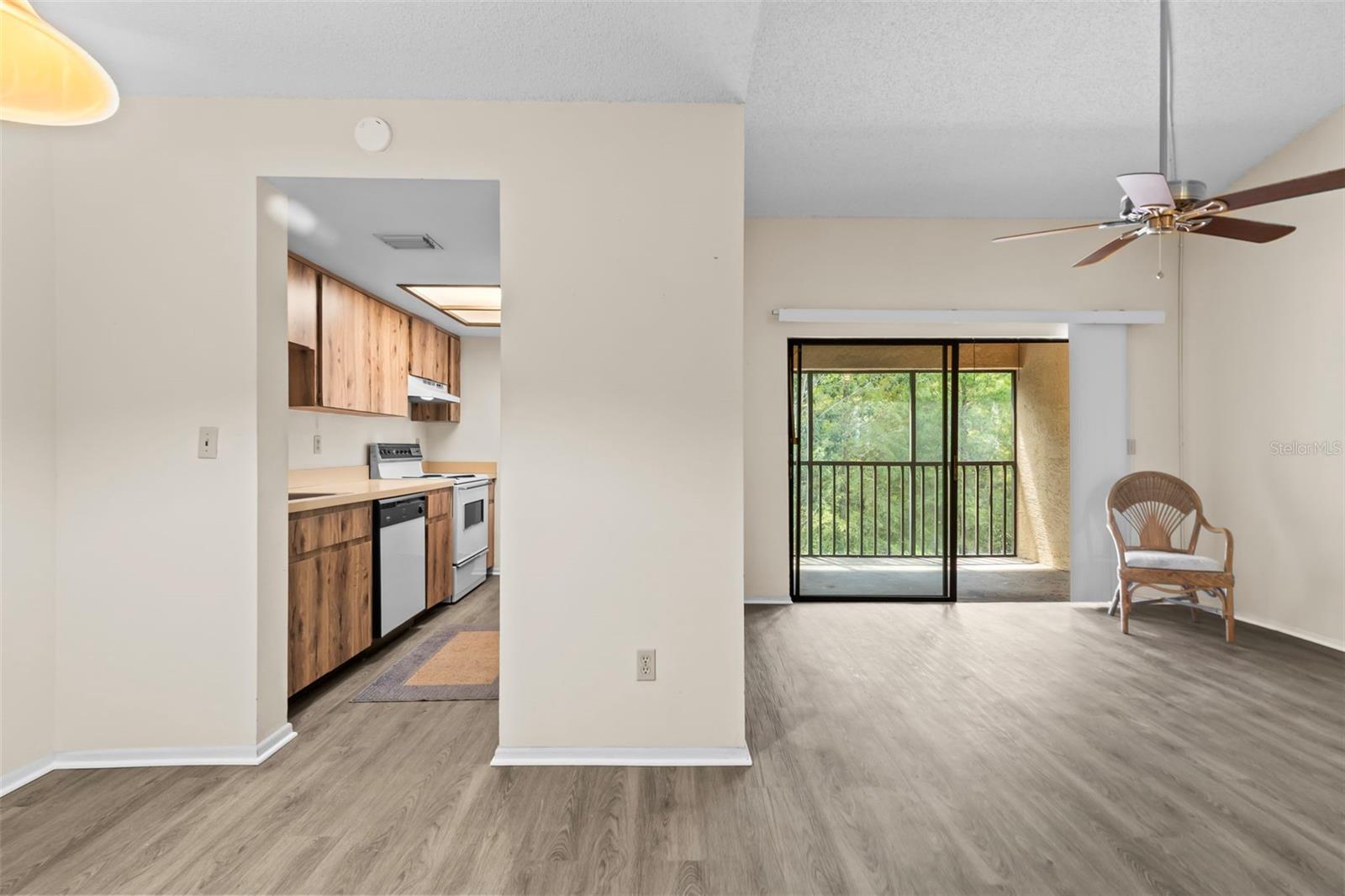 7832 NIAGARA AVE #323, TAMPA, FL — photo 4