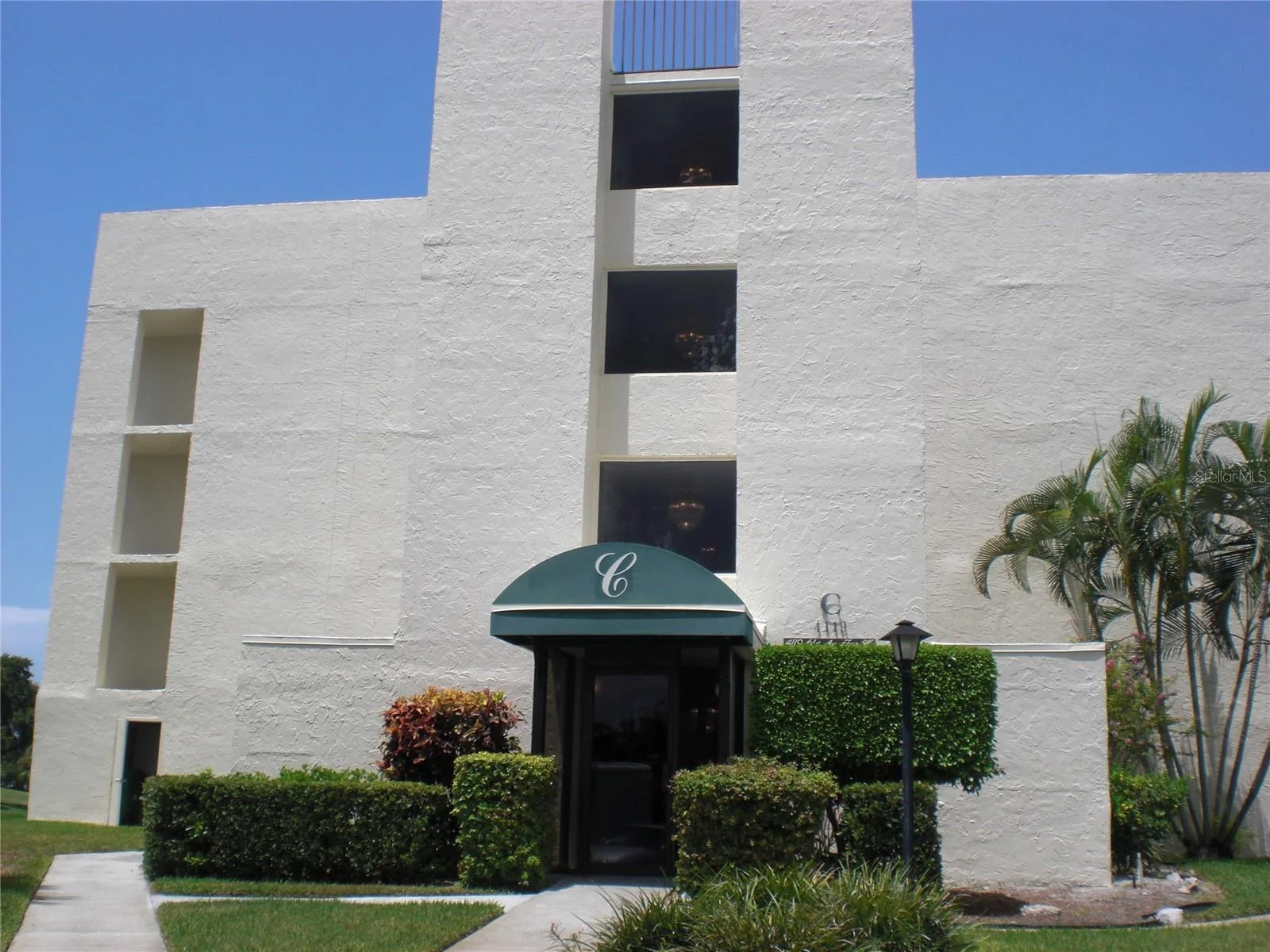 4119 61ST AVENUE TER W #303, BRADENTON, FL — photo 1