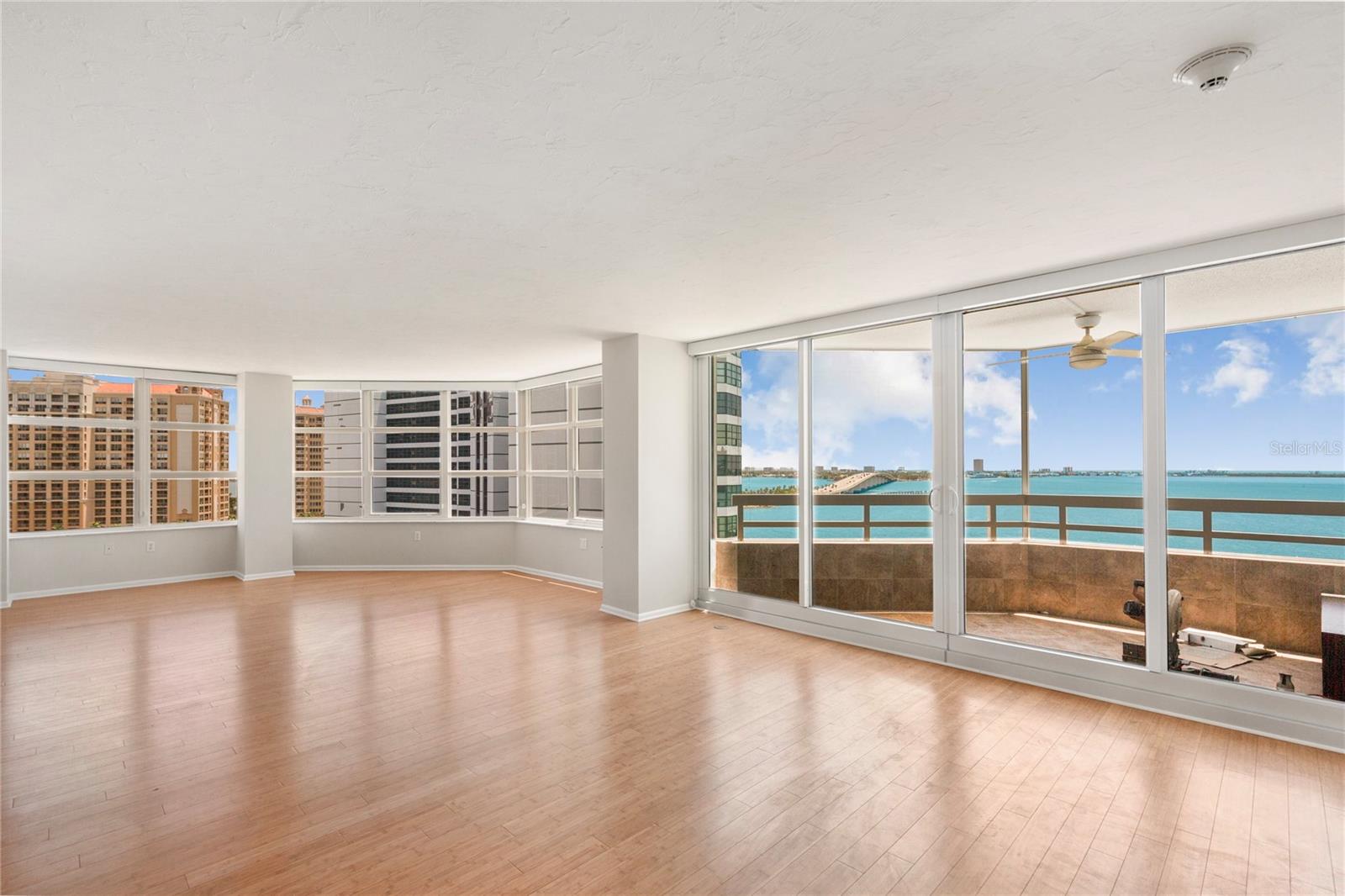 988 BLVD OF THE ARTS #1209, SARASOTA, FL — photo 2