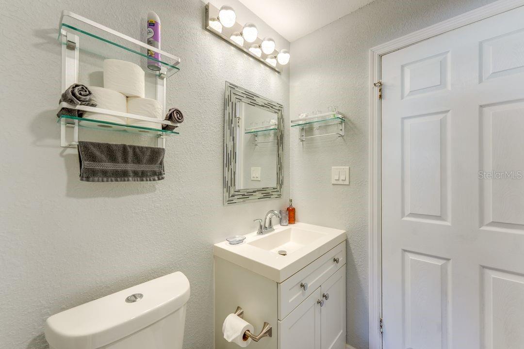 900 N HARBOR TERRACE, TAVARES, FL — photo 32