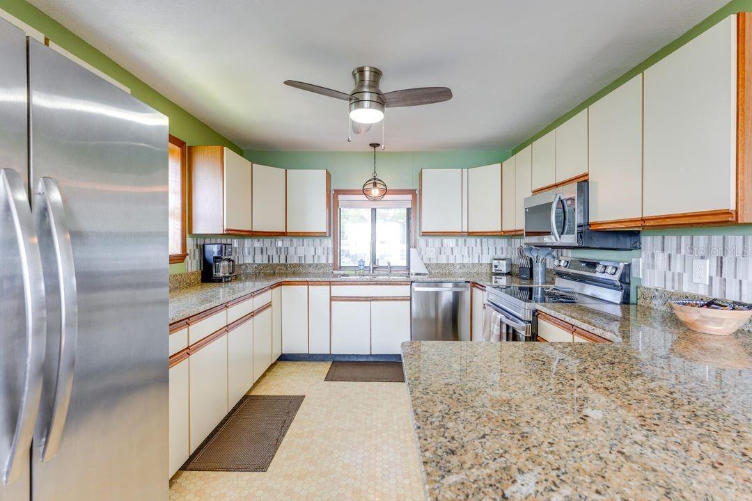 900 N HARBOR TERRACE, TAVARES, FL — photo 64