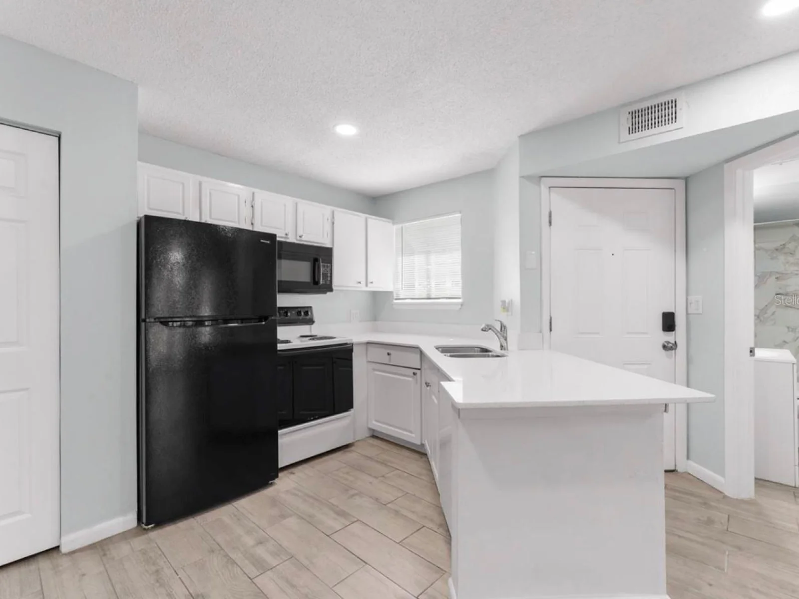 1908 LAKE ATRIUMS CIR #3, ORLANDO, FL — photo 2