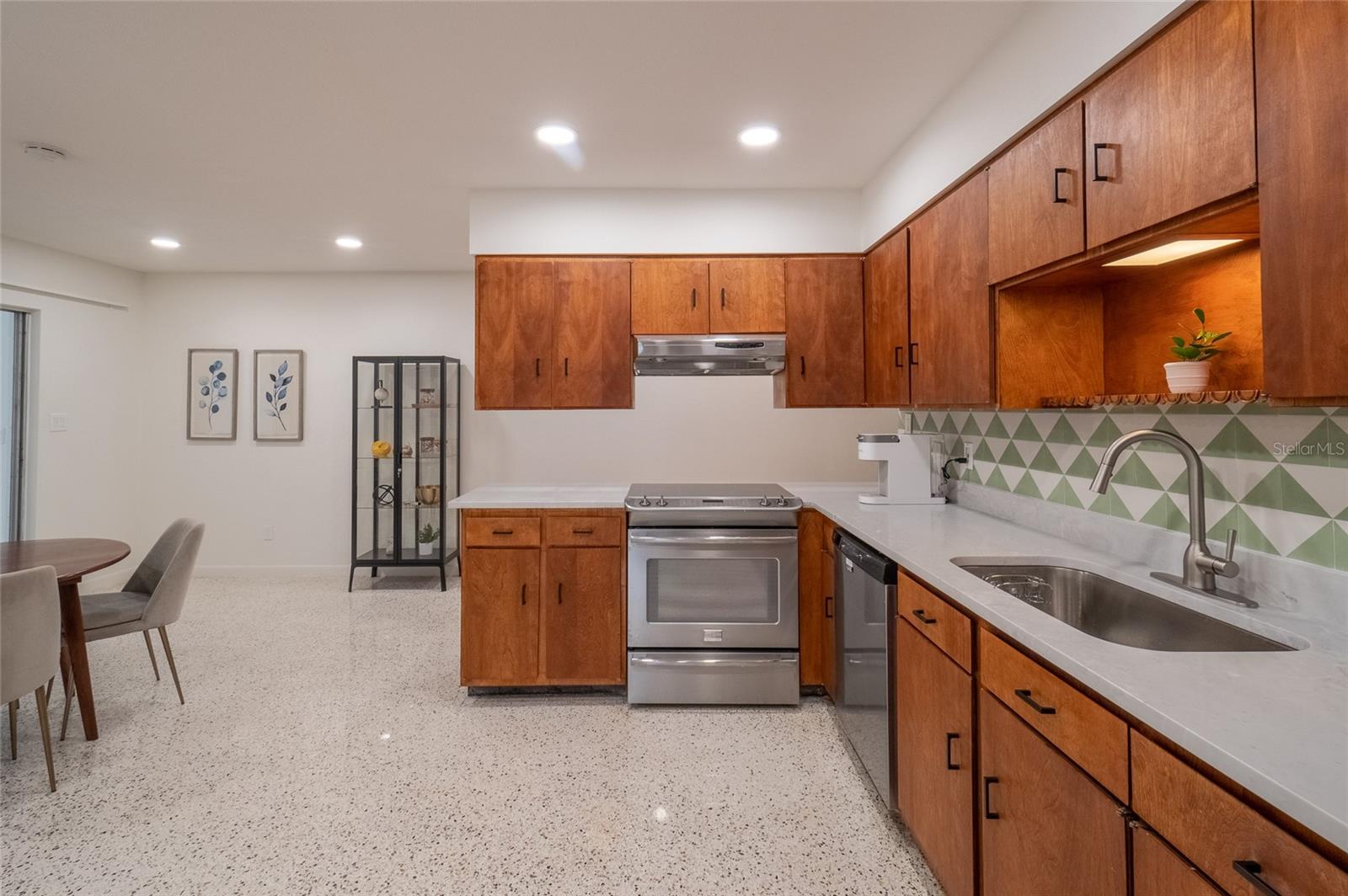 725 S WILSON AVE, LAKELAND, FL — photo 5