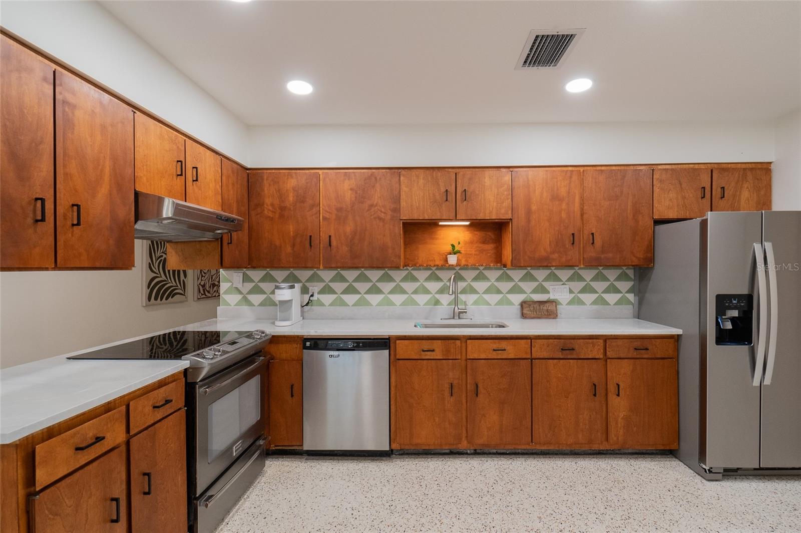 725 S WILSON AVE, LAKELAND, FL — photo 8