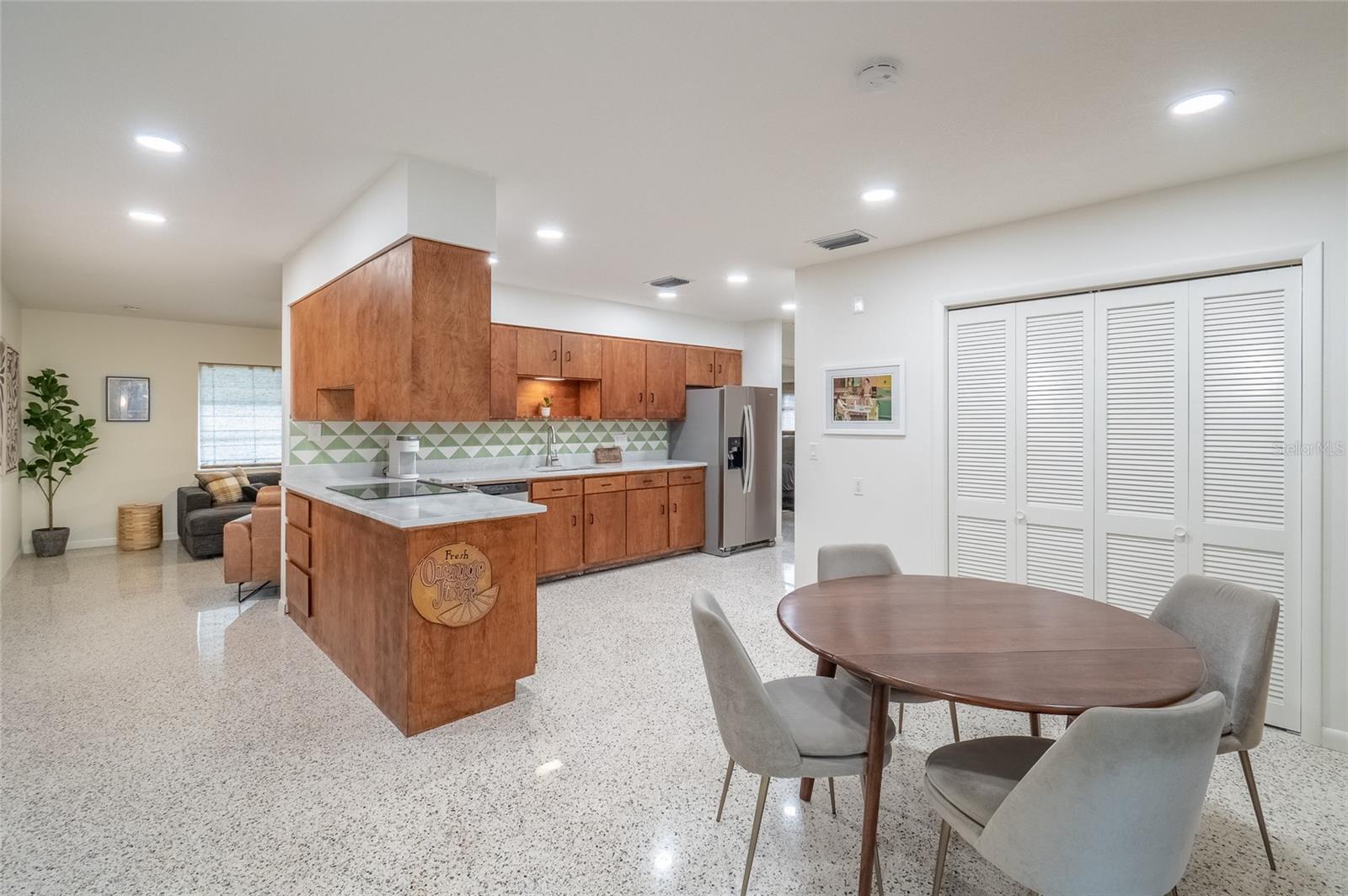 725 S WILSON AVE, LAKELAND, FL — photo 9