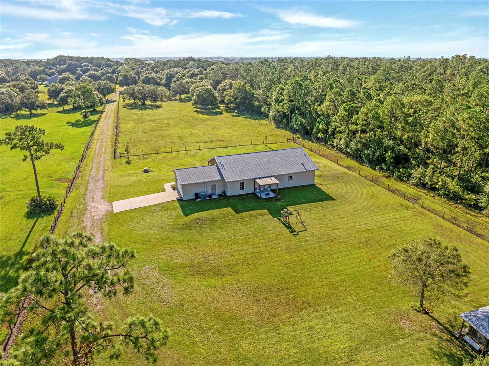 99 TRADER RD, LABELLE, FL — photo 2