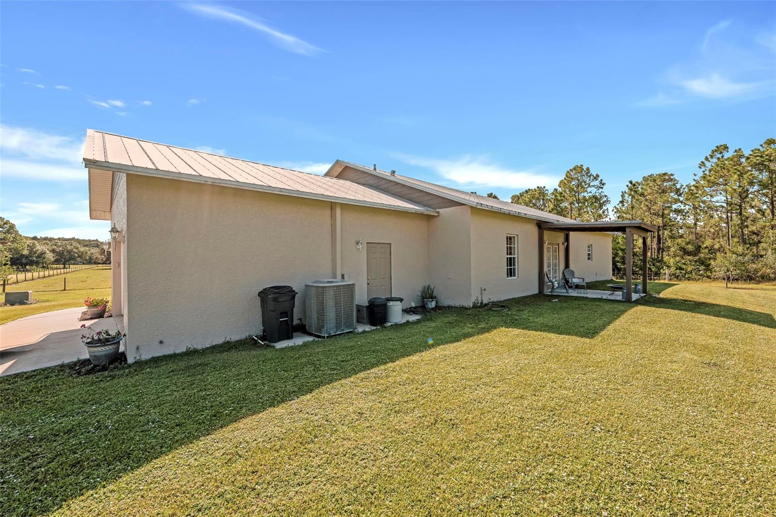 99 TRADER RD, LABELLE, FL — photo 42