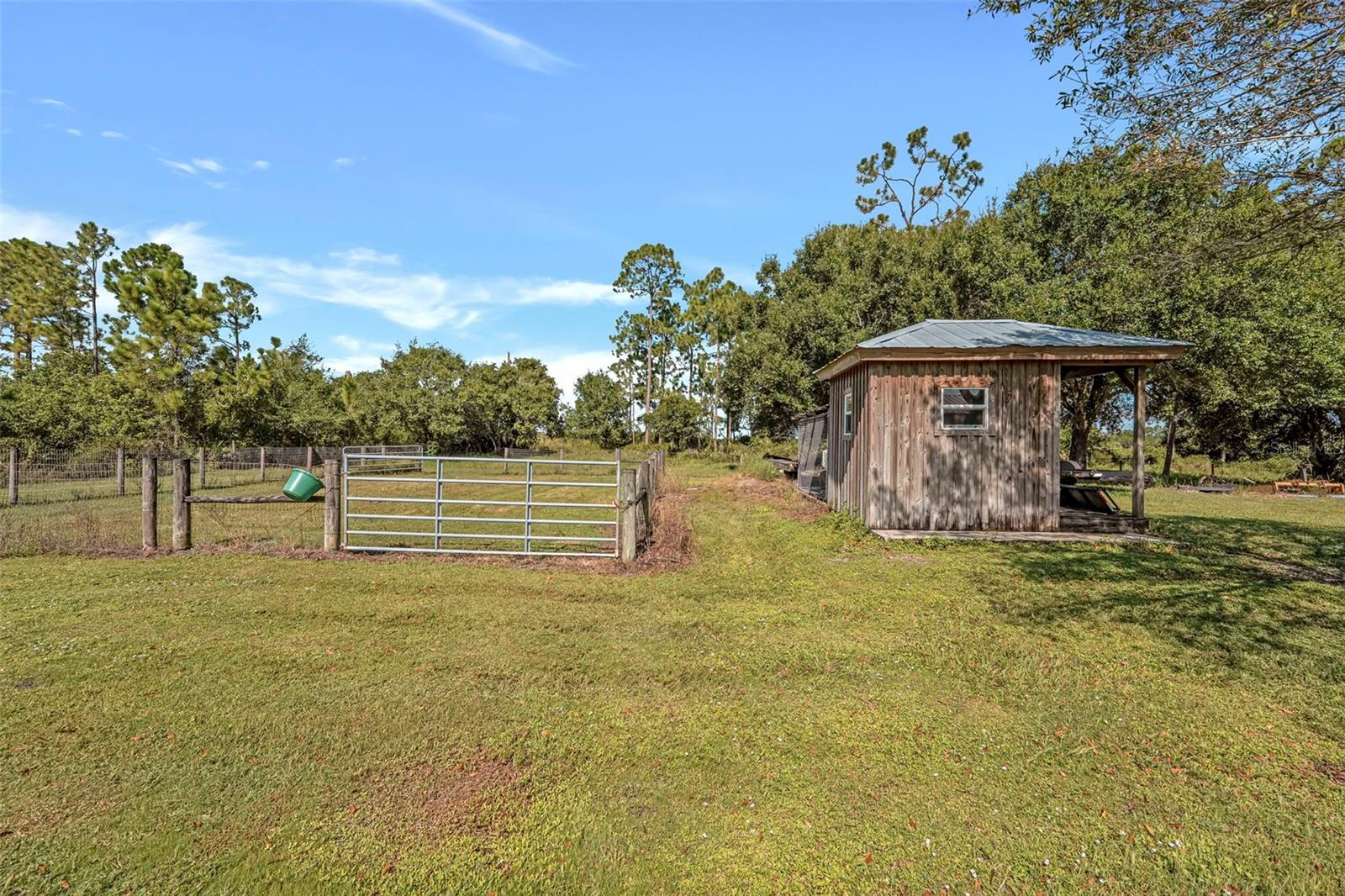 99 TRADER RD, LABELLE, FL — photo 45