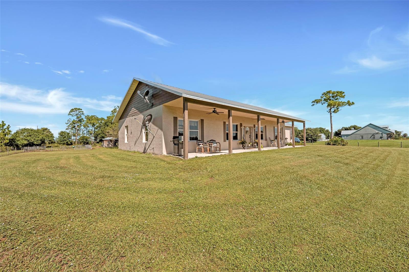 99 TRADER RD, LABELLE, FL — photo 46