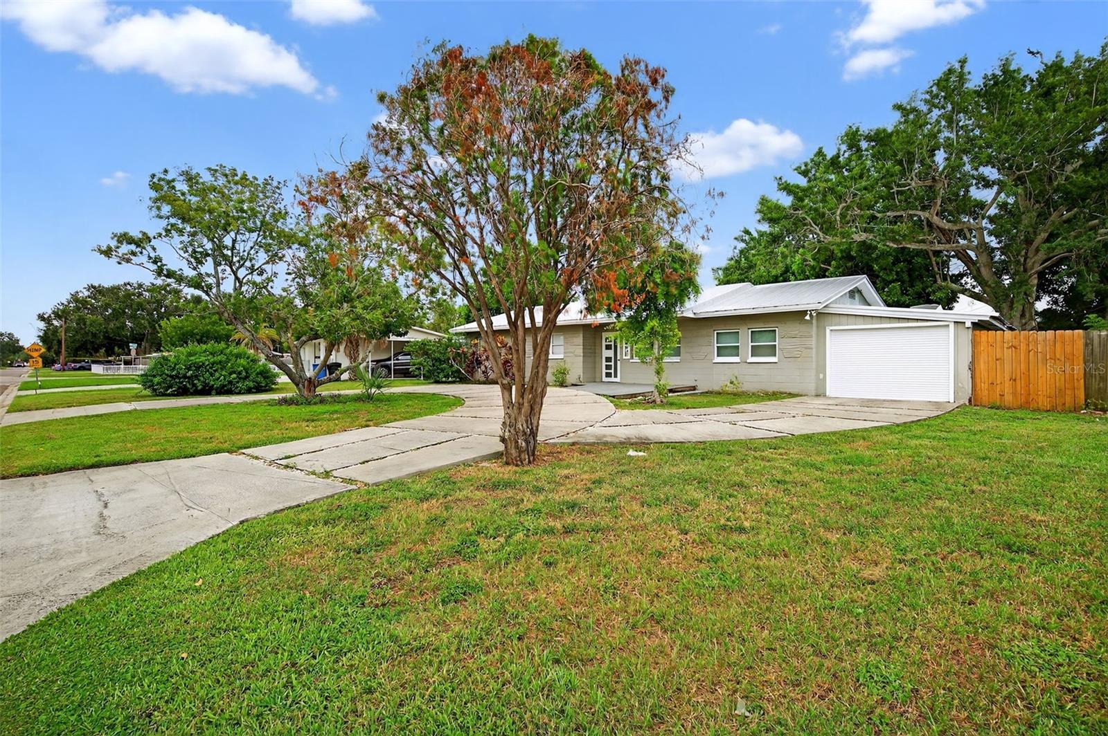 300 DAVISON AVE NE, ST PETERSBURG, FL — photo 3