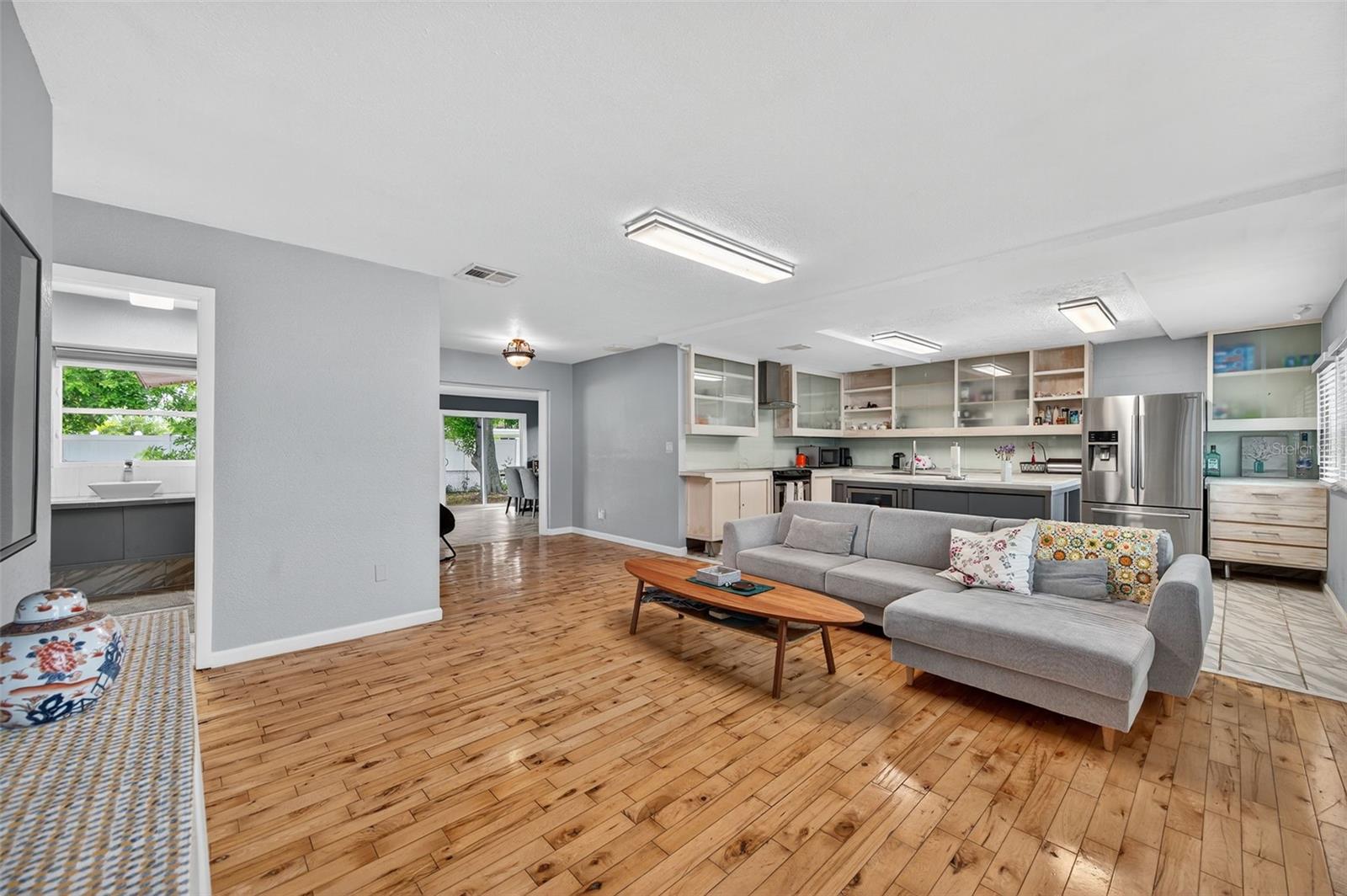 300 DAVISON AVE NE, ST PETERSBURG, FL — photo 5