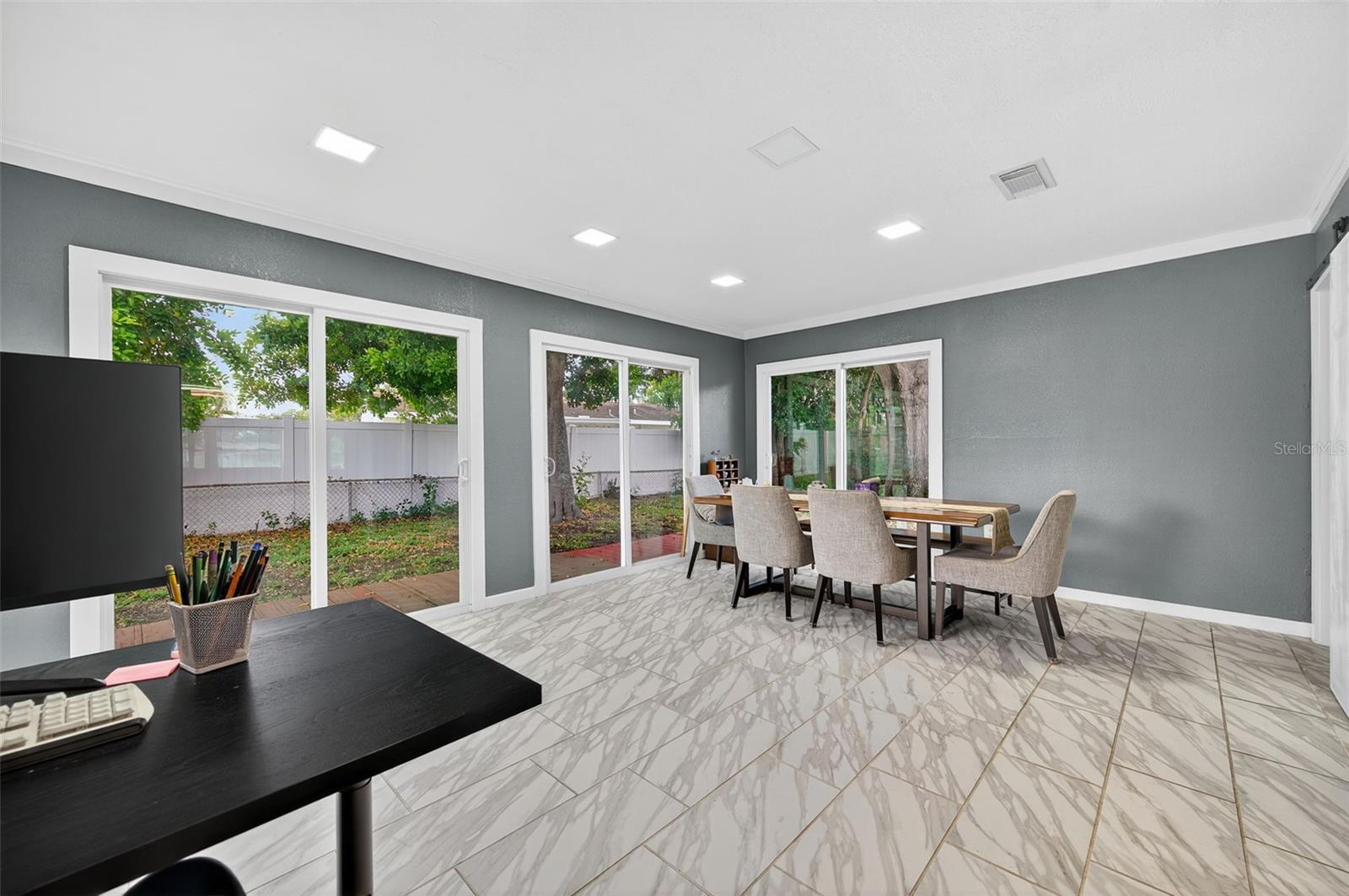 300 DAVISON AVE NE, ST PETERSBURG, FL — photo 10