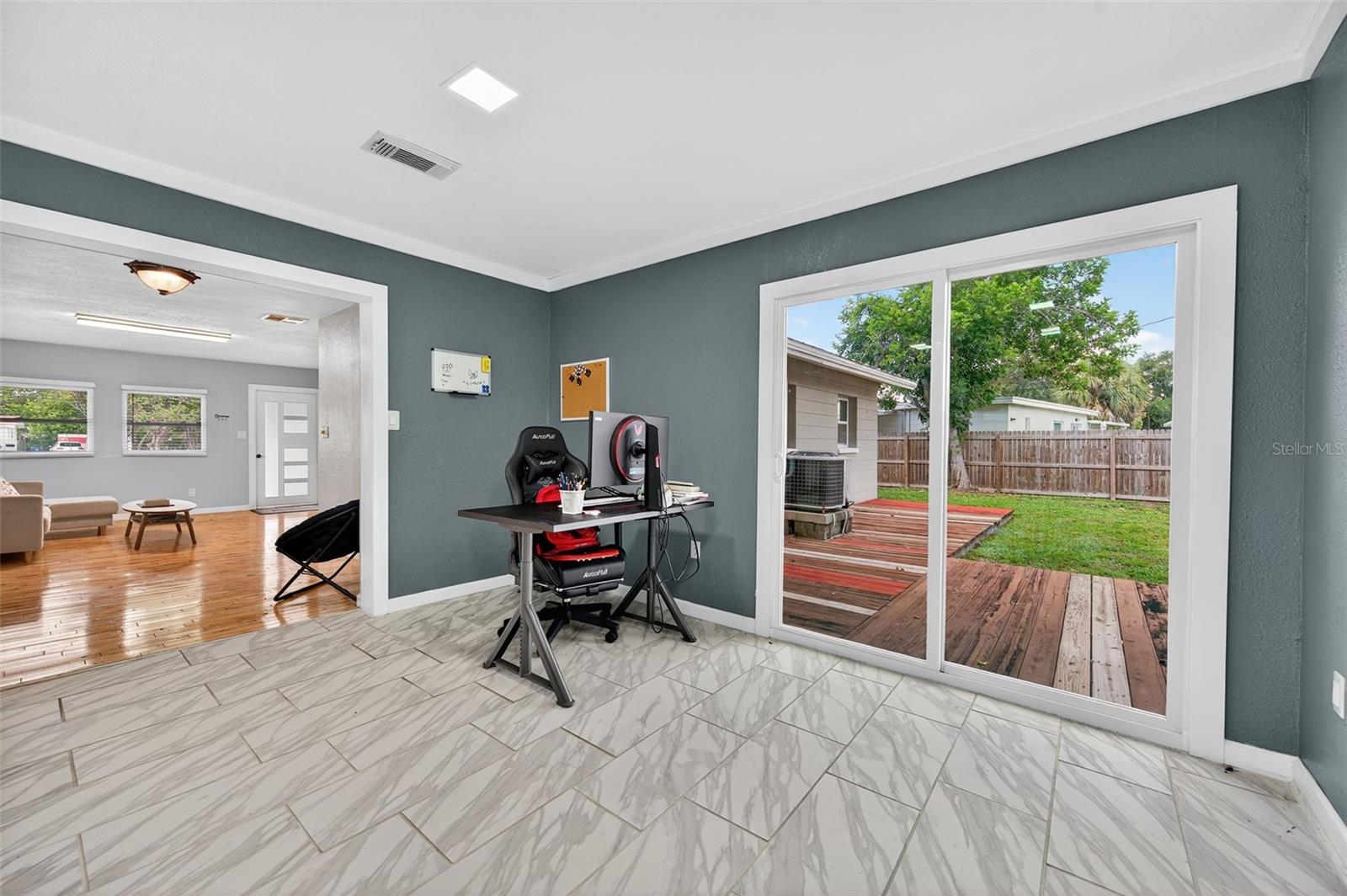 300 DAVISON AVE NE, ST PETERSBURG, FL — photo 11
