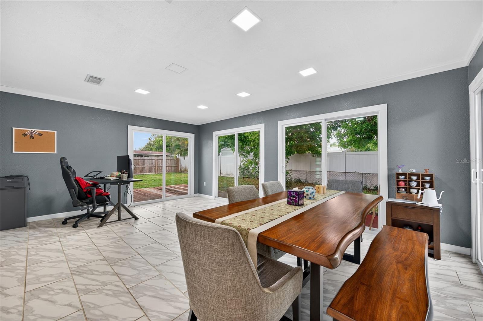 300 DAVISON AVE NE, ST PETERSBURG, FL — photo 13